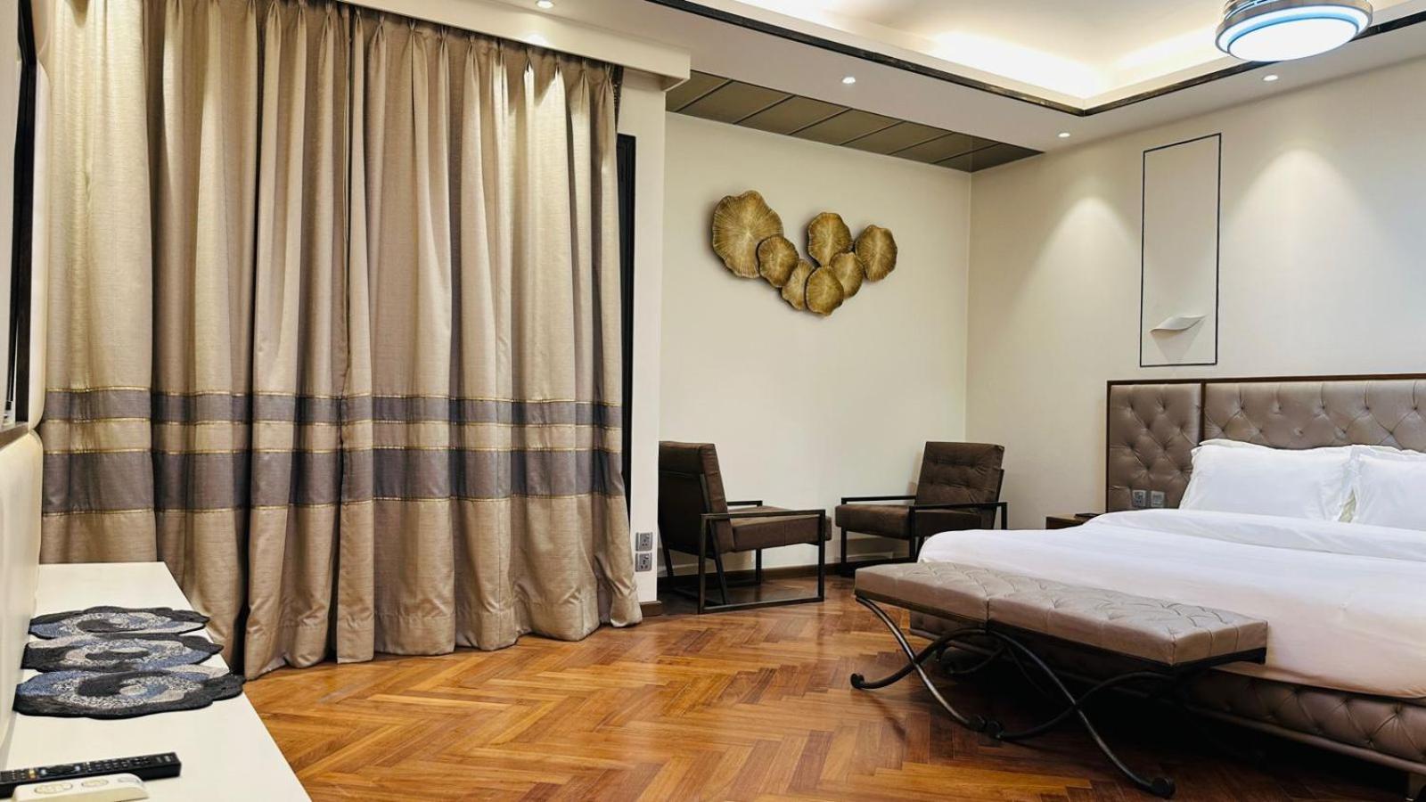 Jpm Home's With Luxury