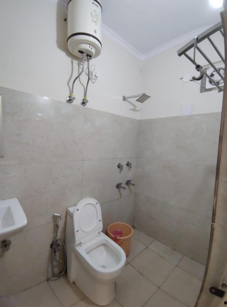J Premium In Karol Bagh - Near Karol Bagh Metro 4*