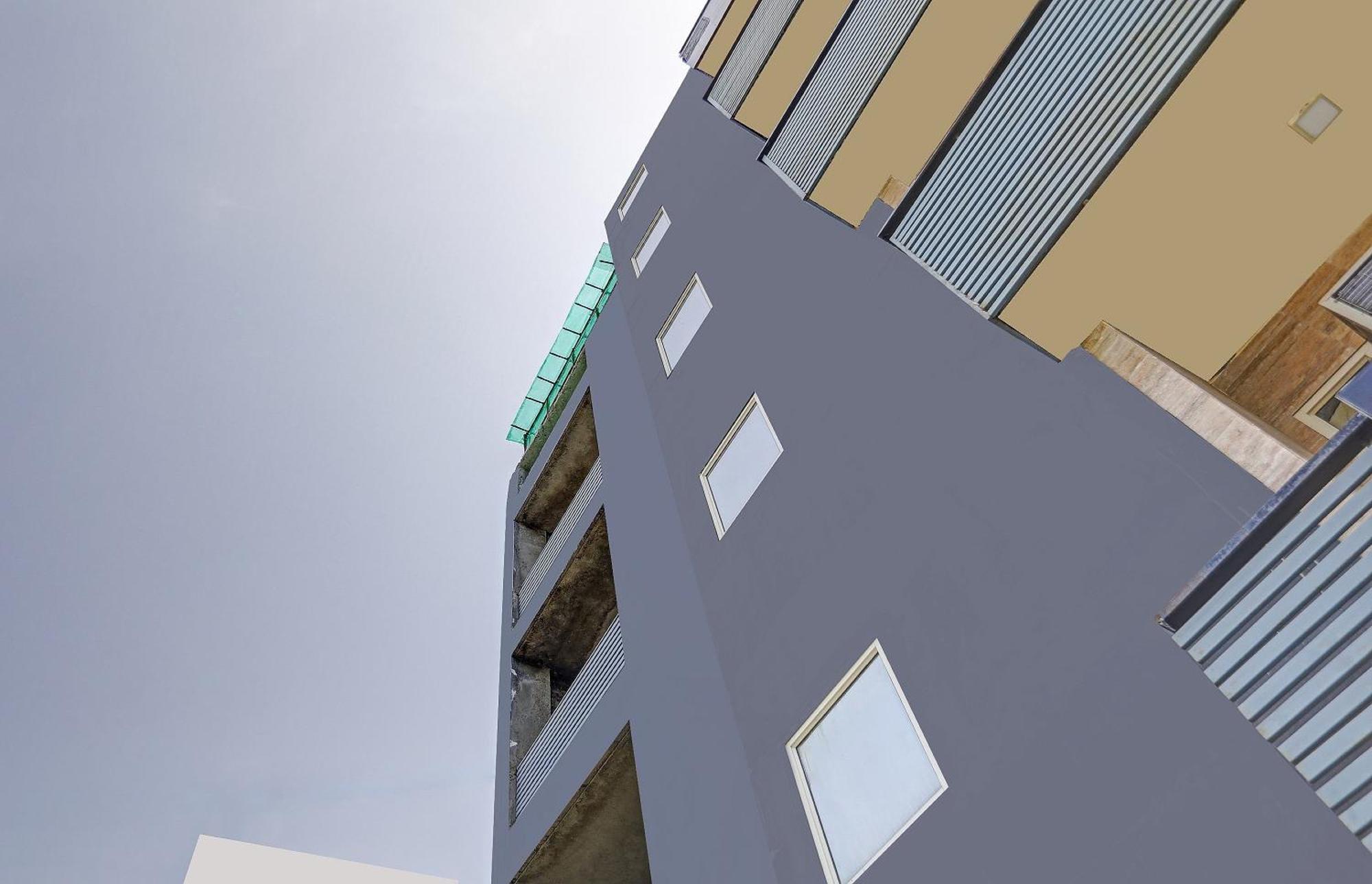 Collection O Model Town Metro View 4* New Delhi
