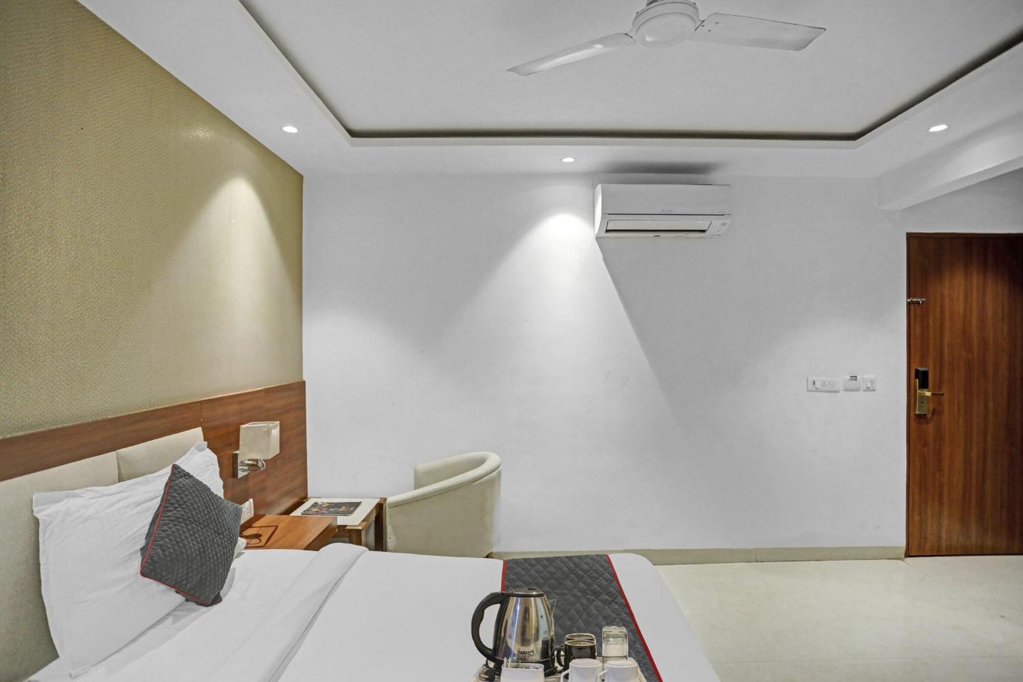 O Grand Elegant Near Delhi Airport Hotel