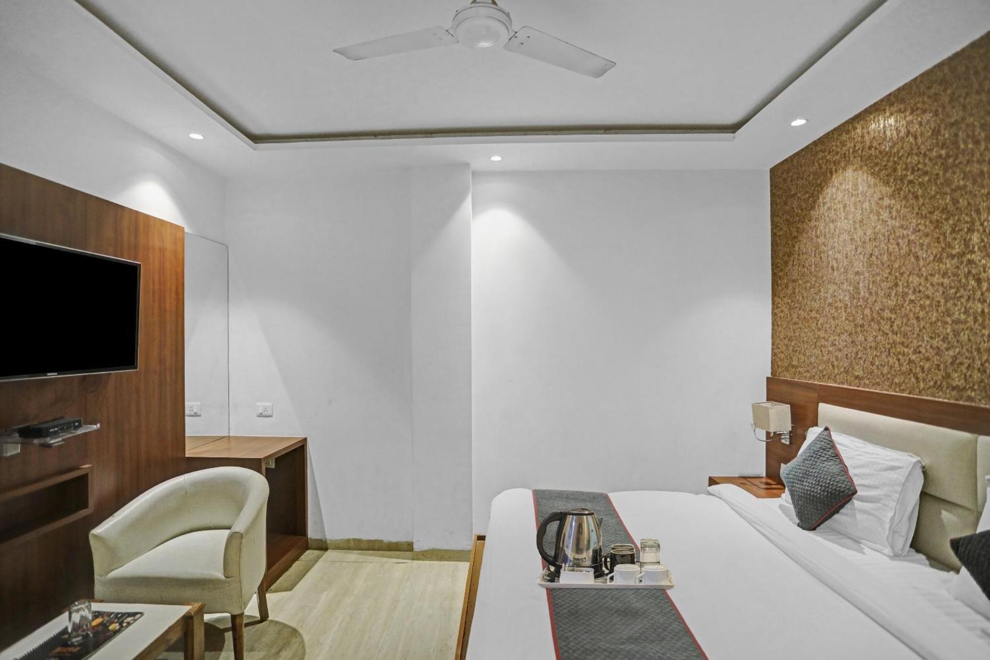 Hotel O Grand Elegant Near Delhi Airport Nova Deli