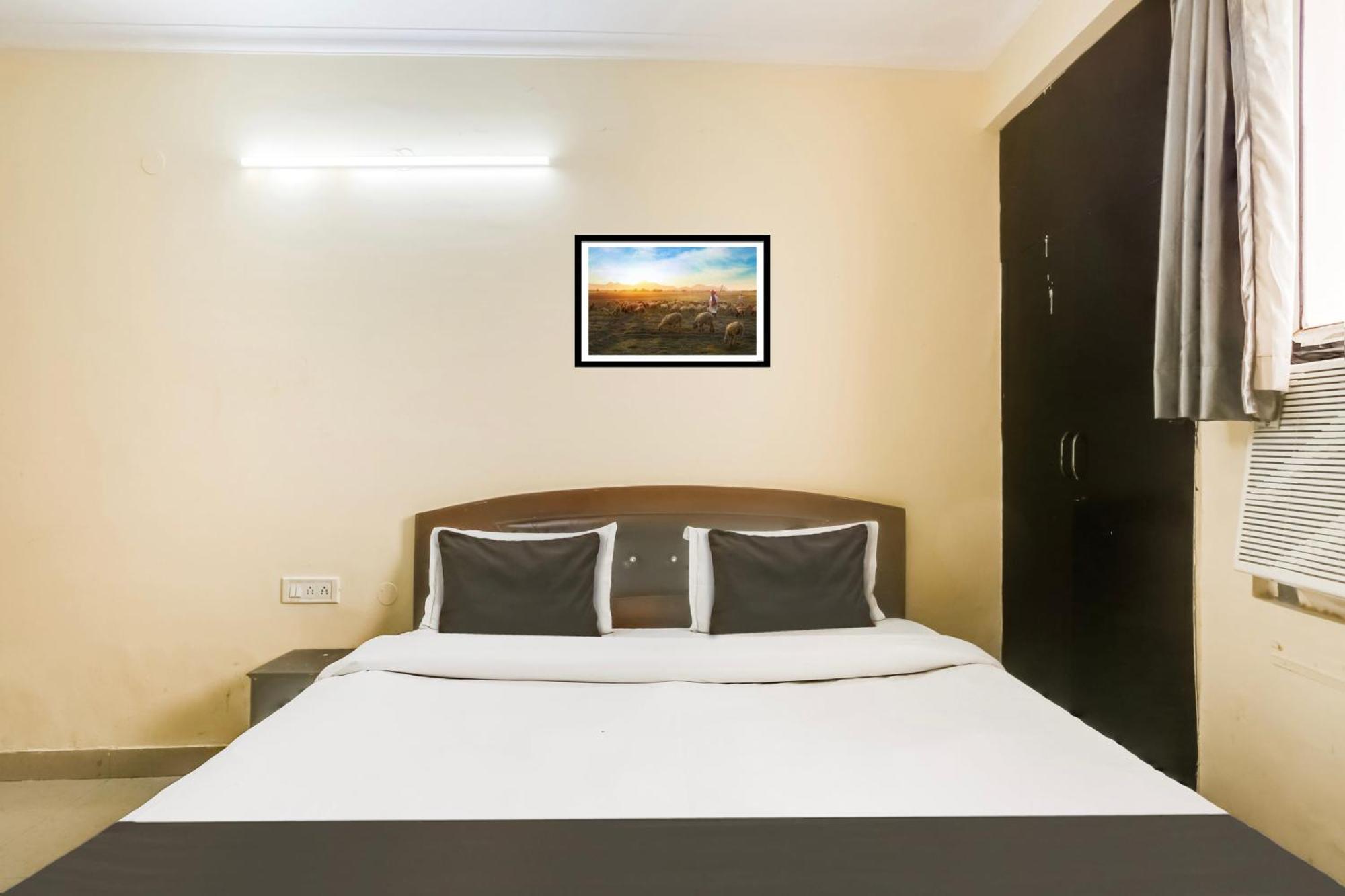 Hotel O Happy Residency New Delhi
