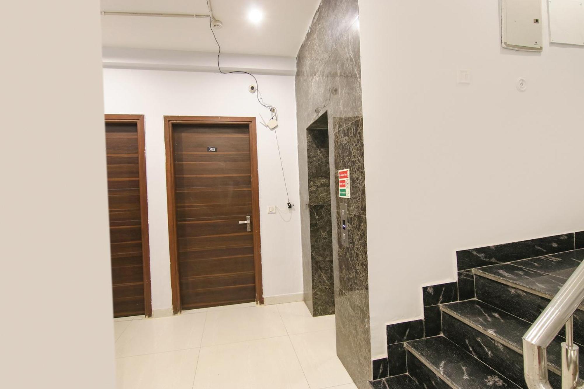 Fabhotel Aerosky - Nr Yashobhoomi Convention Centre Hotel 3*