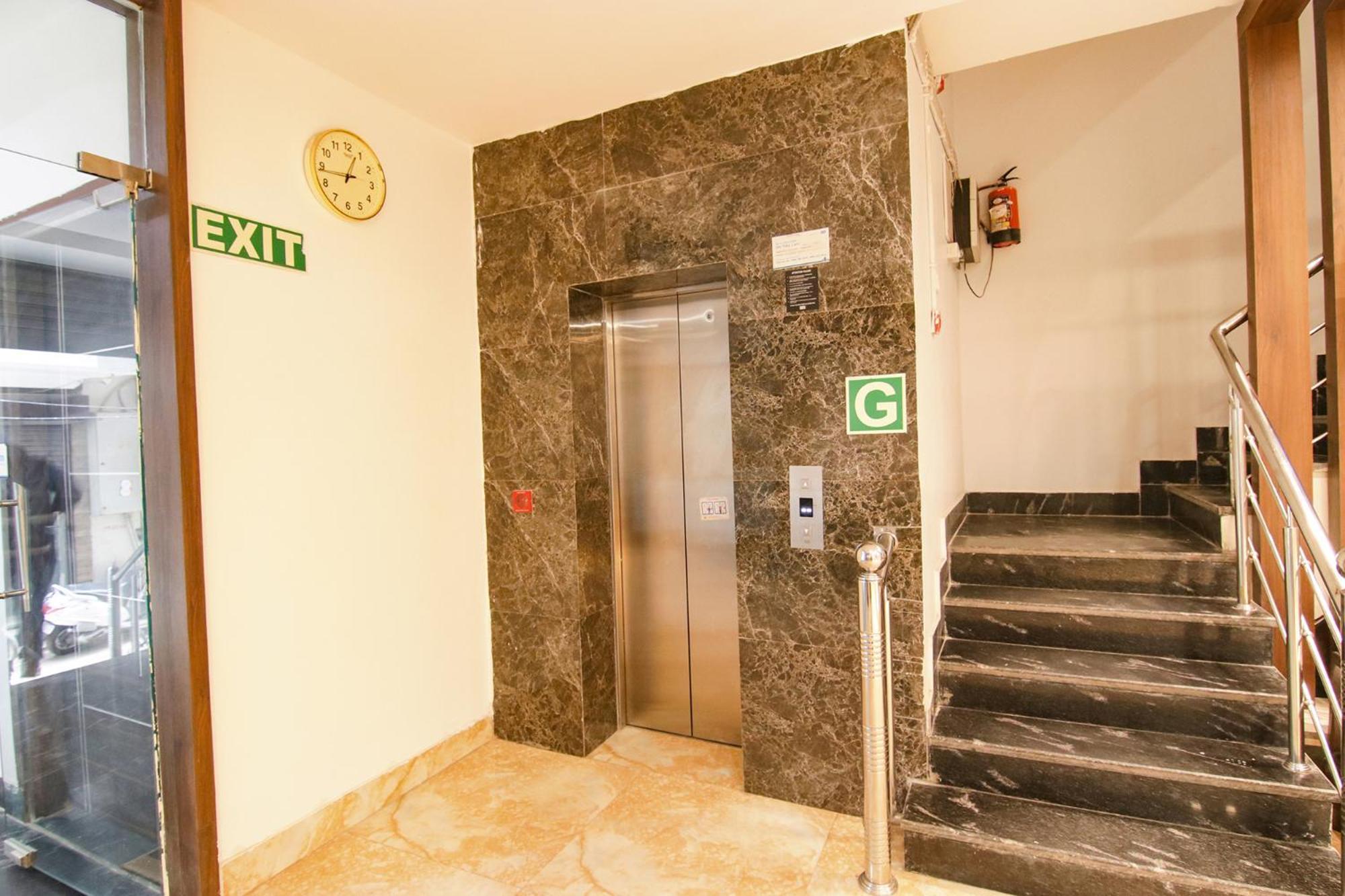 Fabhotel Aerosky - Nr Yashobhoomi Convention Centre 3*