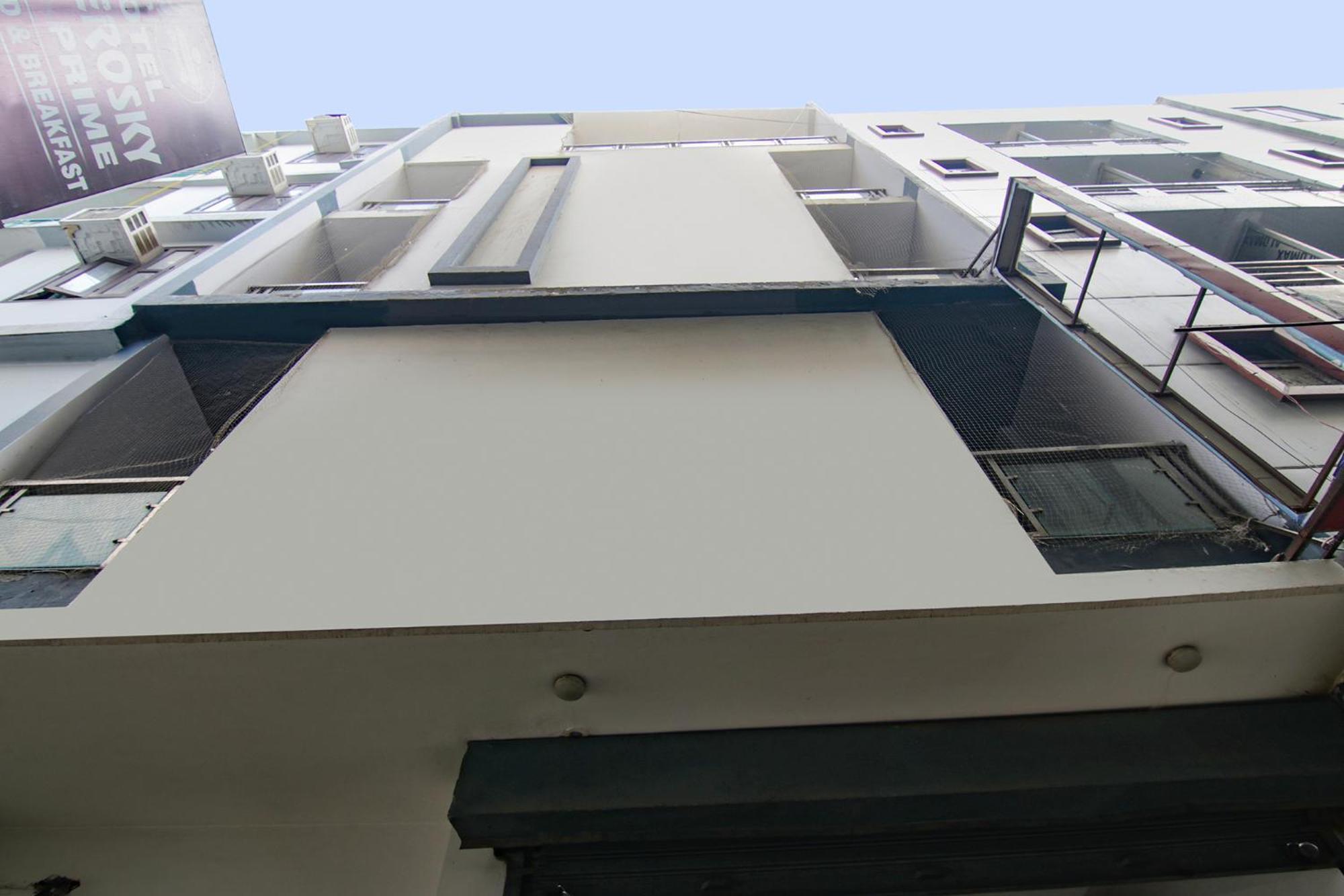 Fabhotel Aerosky - Nr Yashobhoomi Convention Centre 3* New Delhi