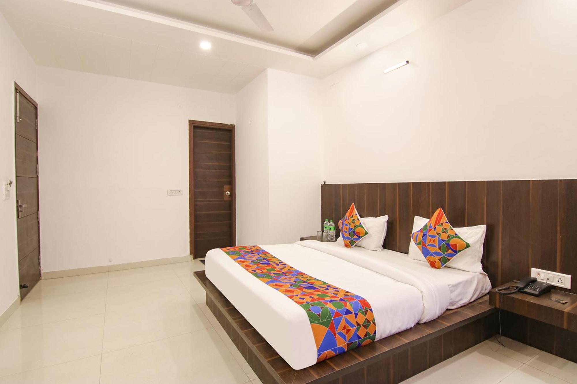Hotel Fabhotel Aerosky - Nr Yashobhoomi Convention Centre New Delhi