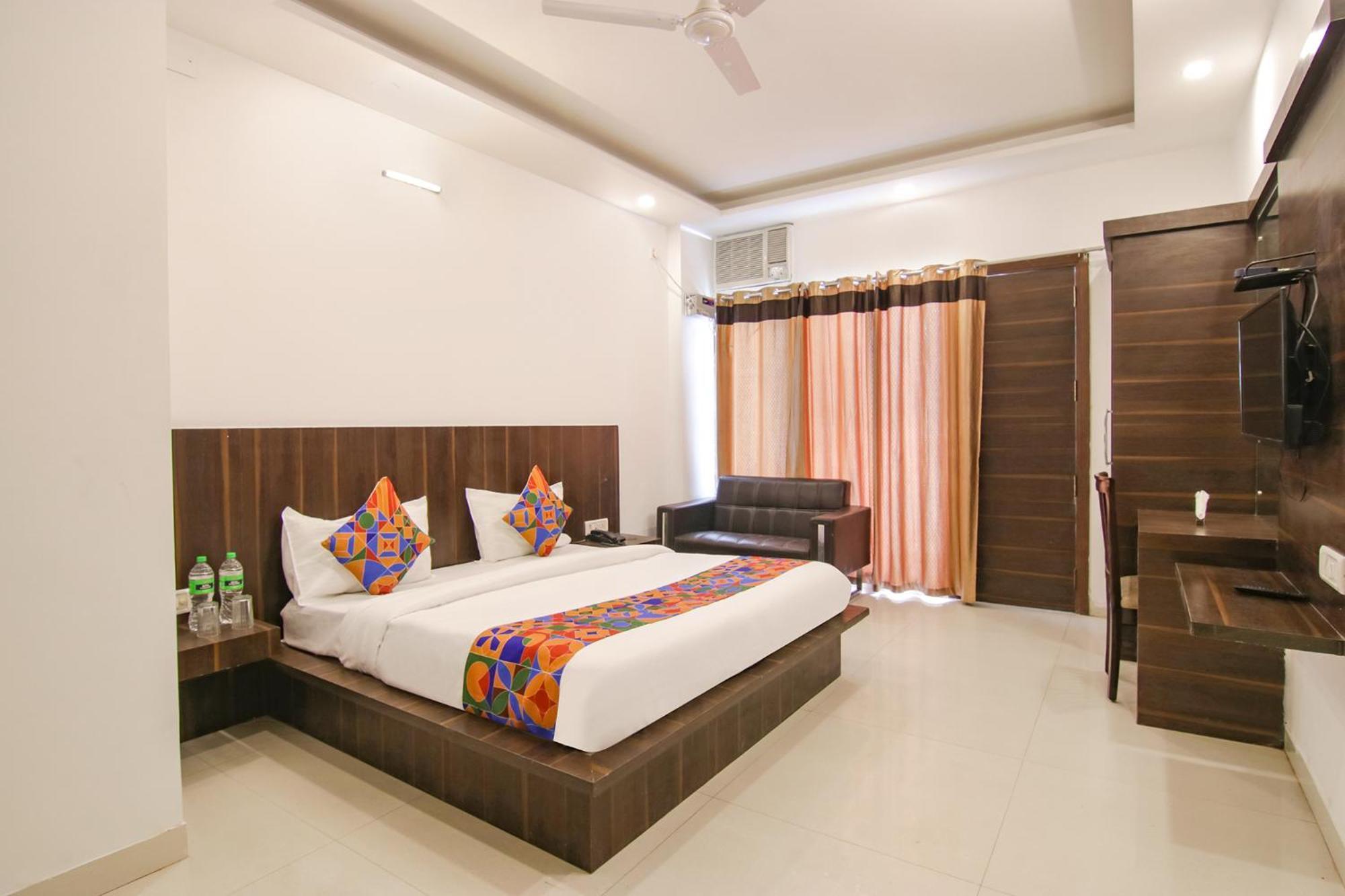 Fabhotel Aerosky - Nr Yashobhoomi Convention Centre 3* New Delhi