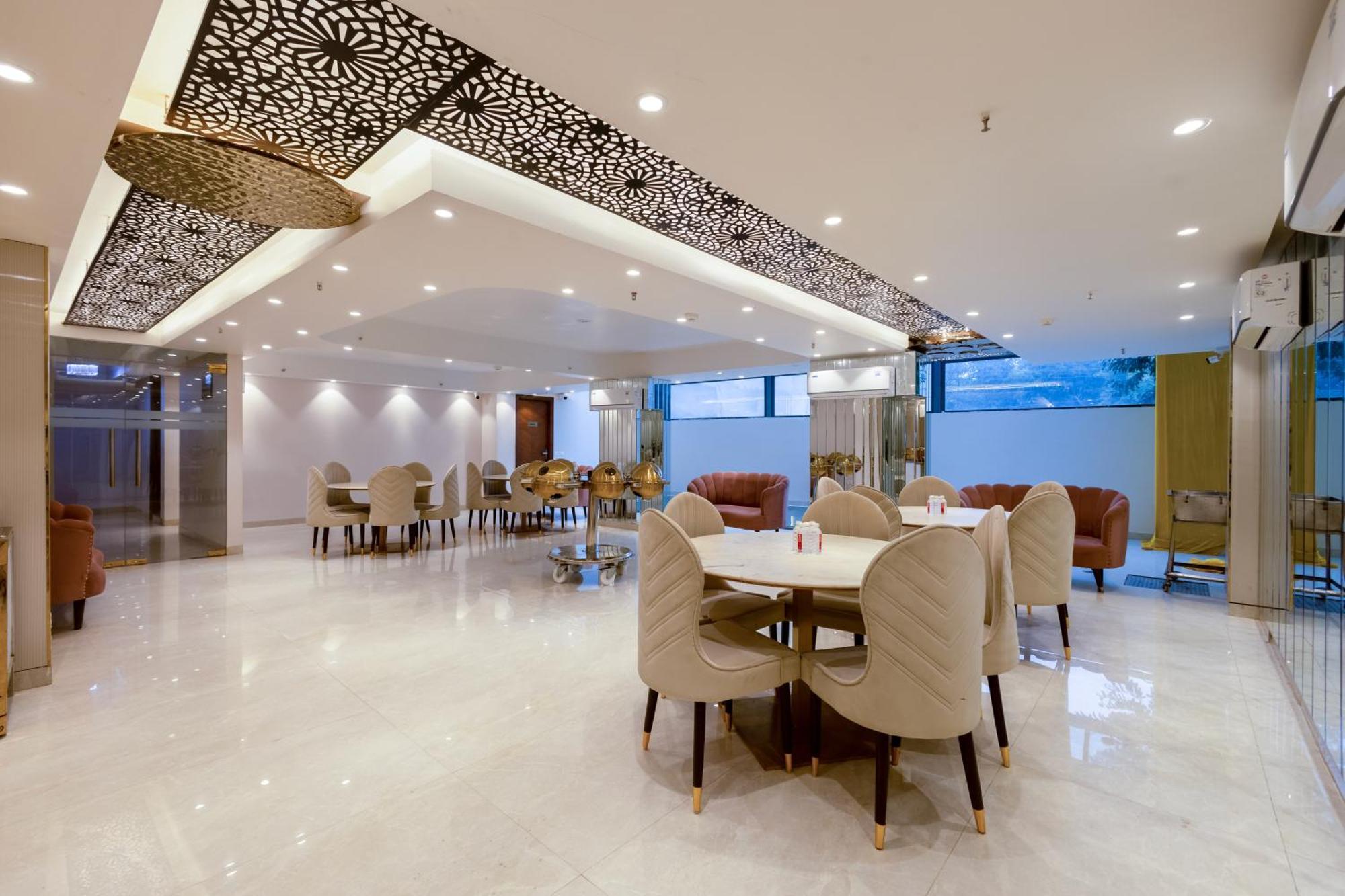 West Igi Airport Delhi 4*