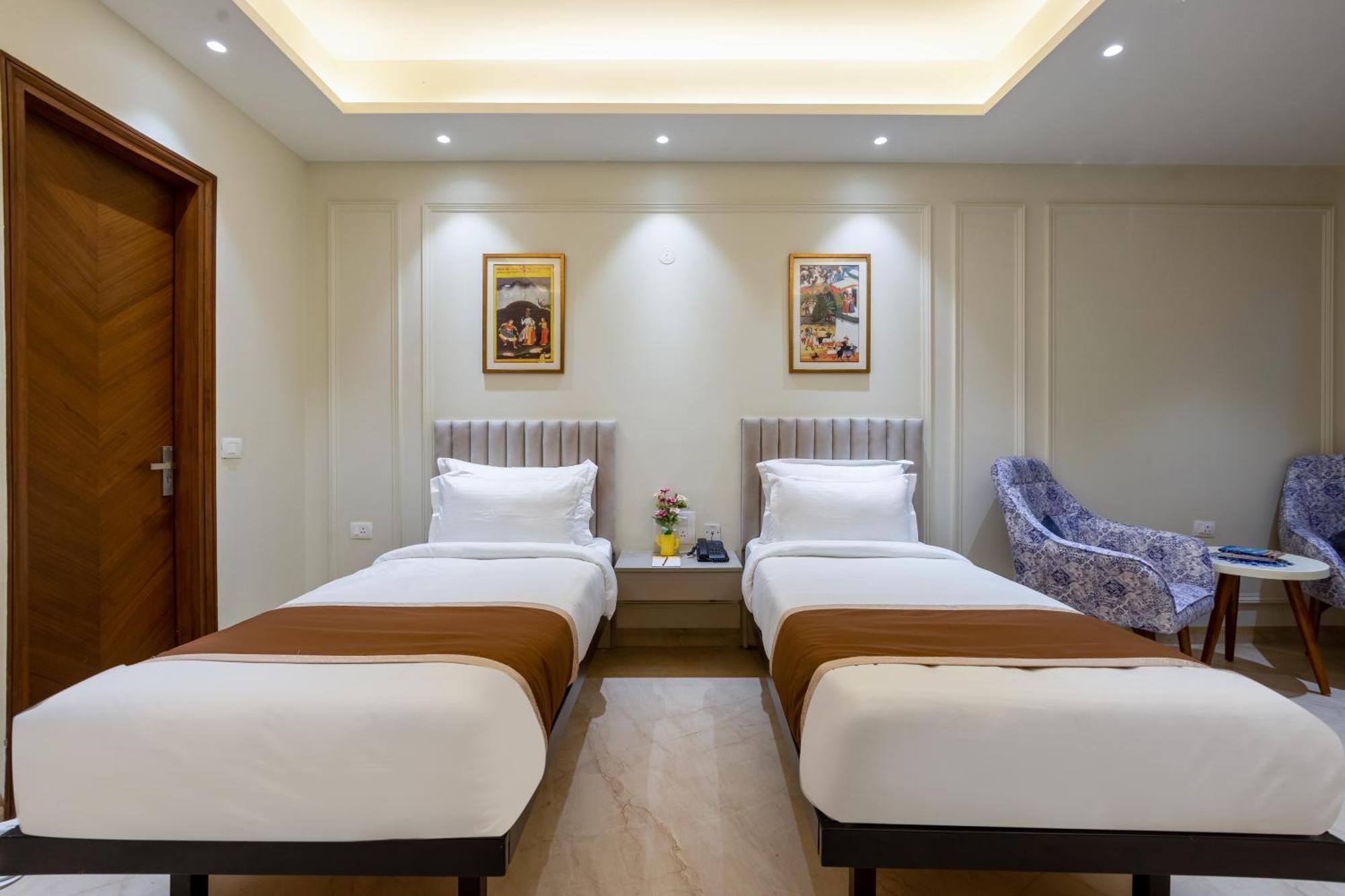 West Igi Airport Delhi Hotel 4*
