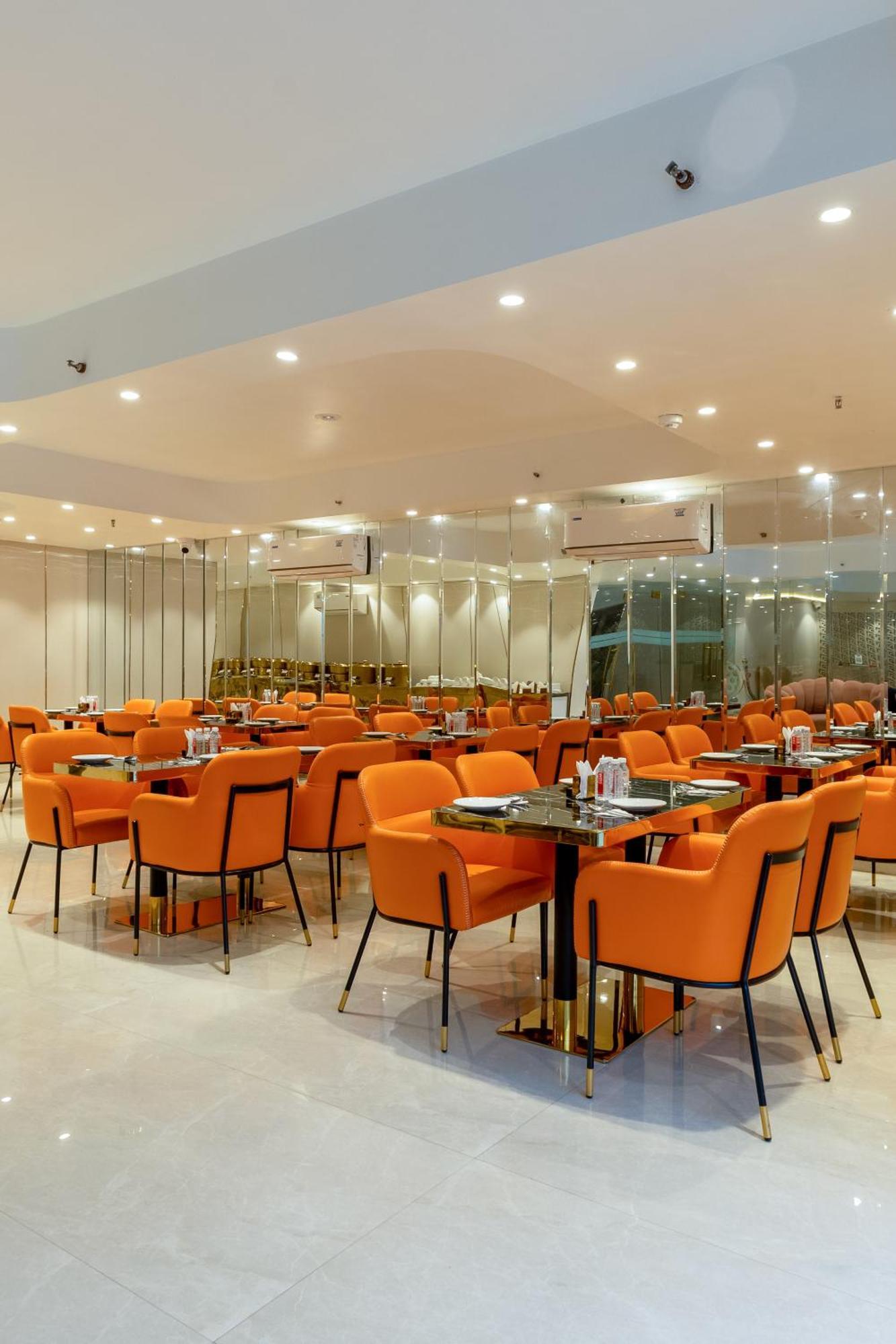 West Igi Airport Delhi 4* New Delhi