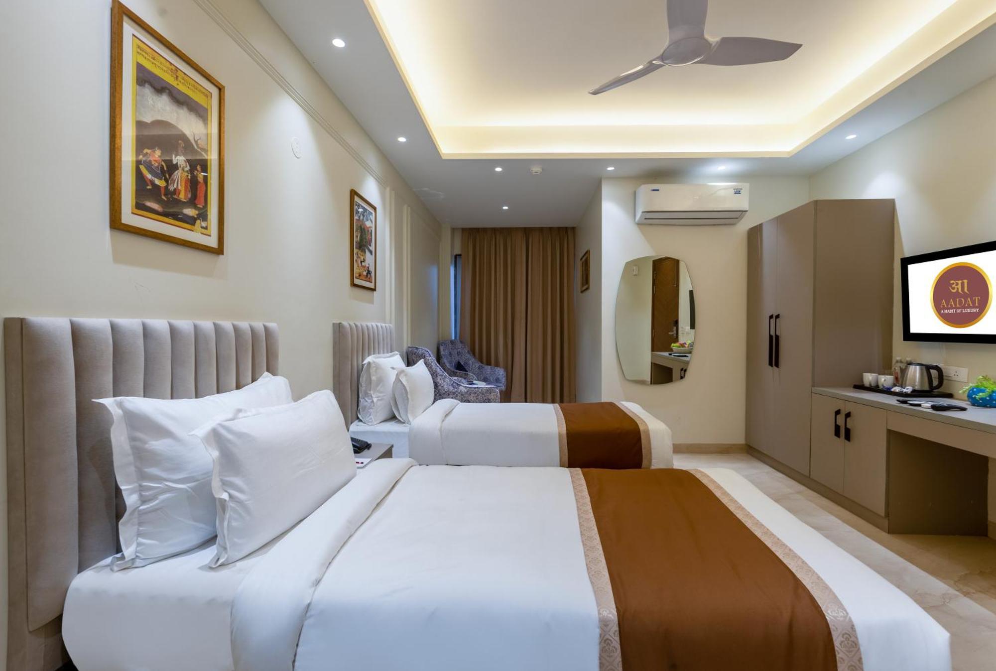 West Igi Airport Delhi Hotel 4*