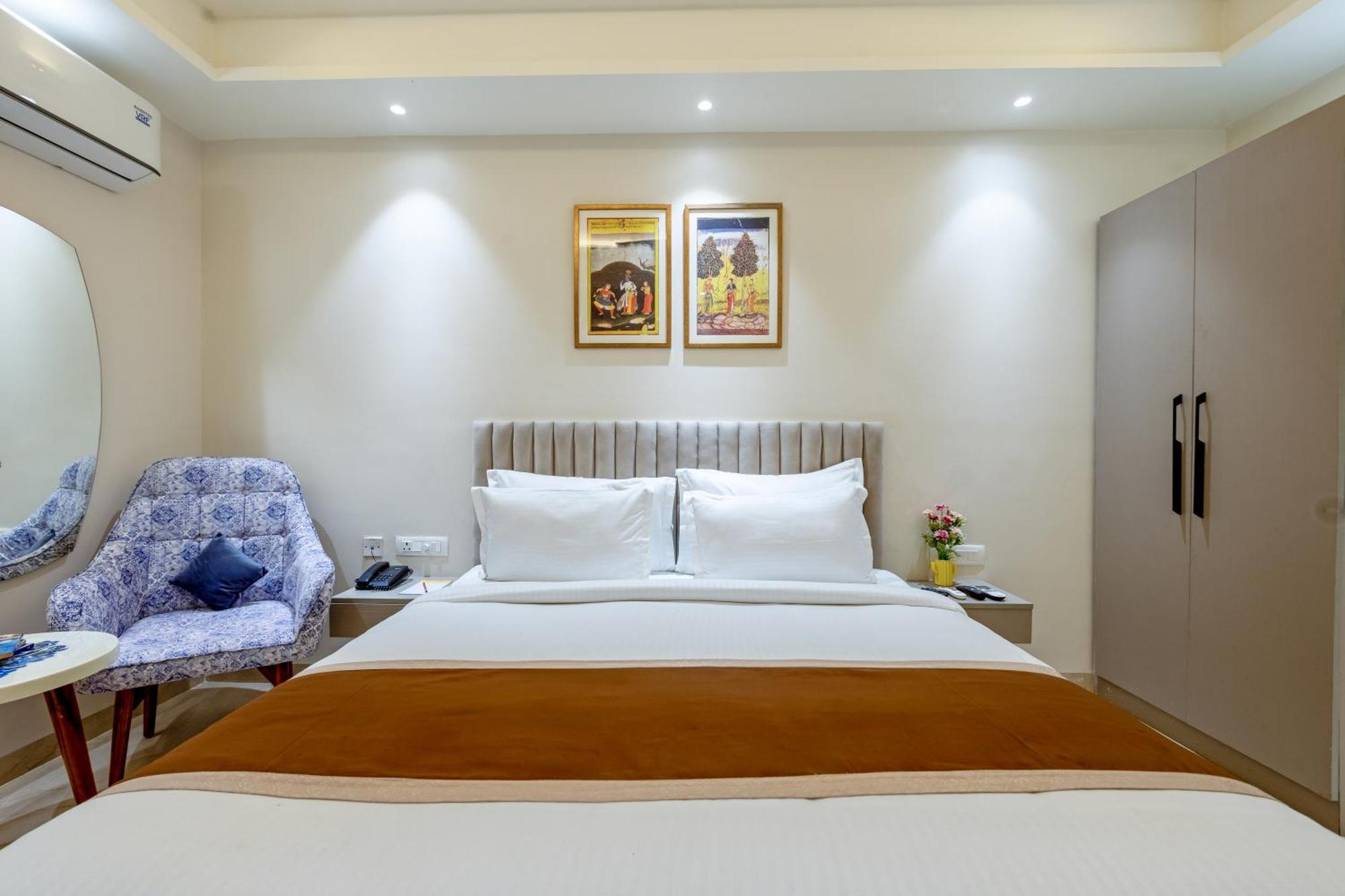 West Igi Airport Delhi Hotel 4*