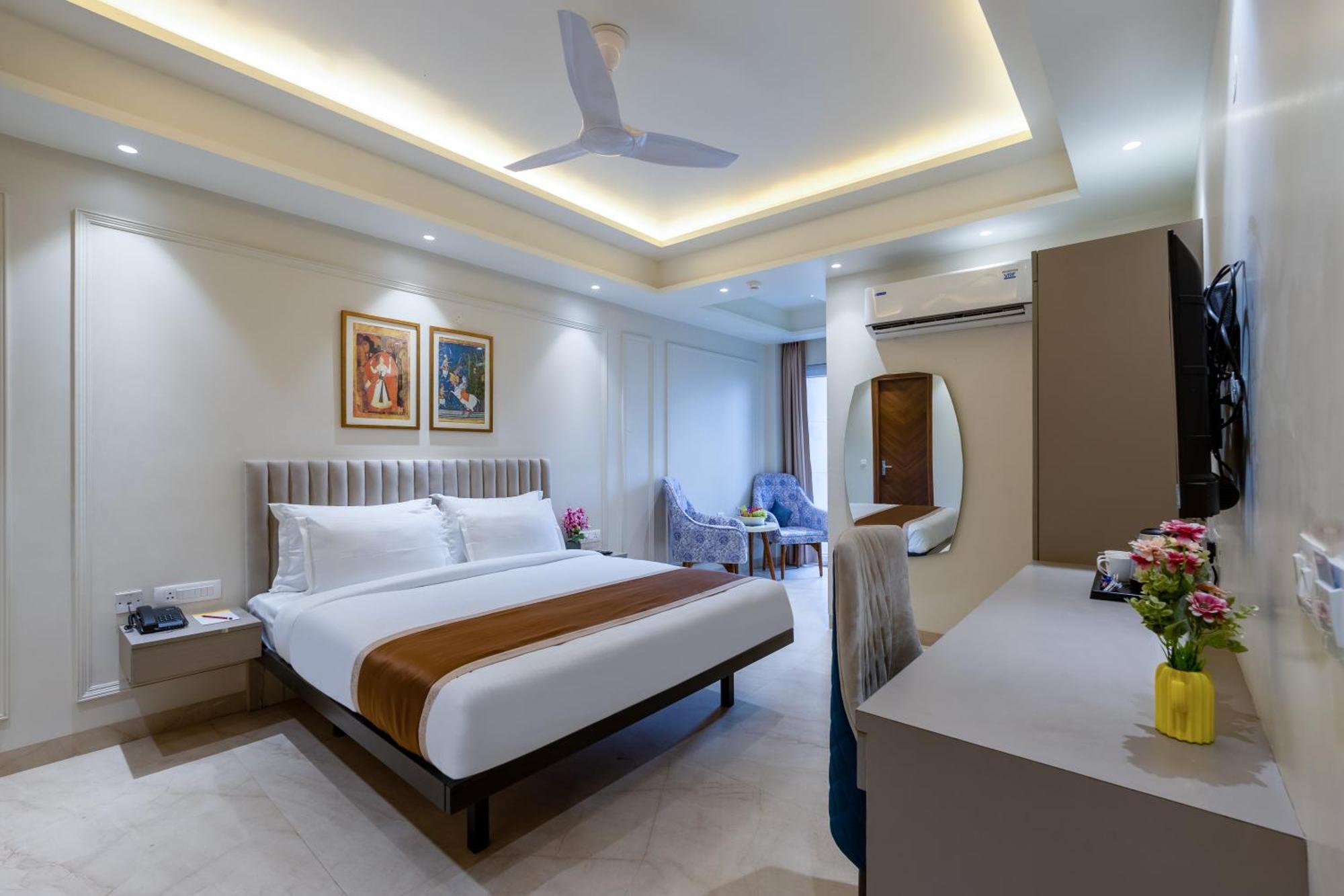 Hotel West Igi Airport Delhi 4*