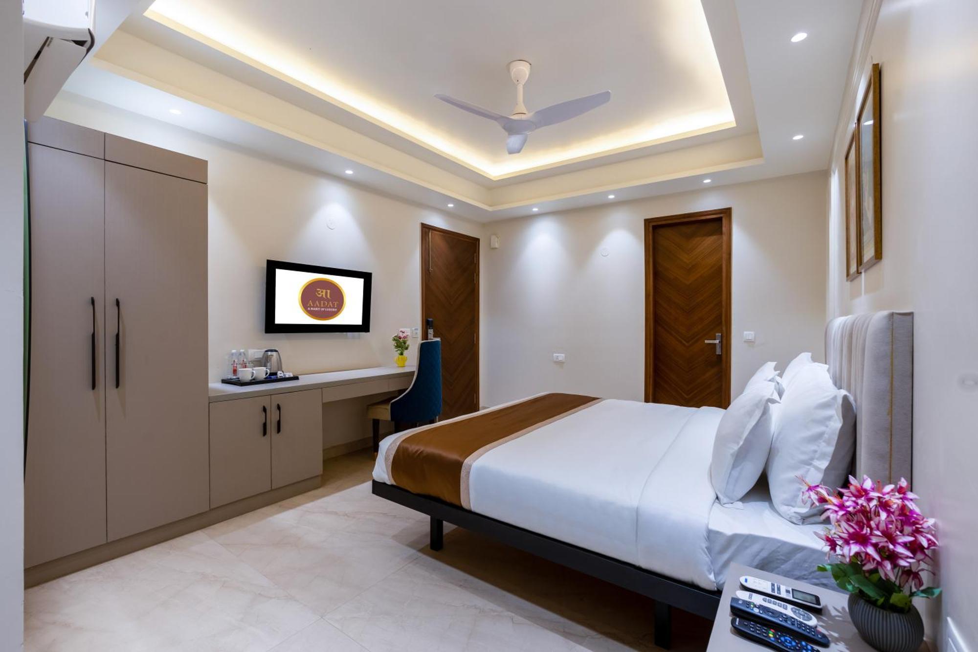 West Igi Airport Delhi Hotel 4*