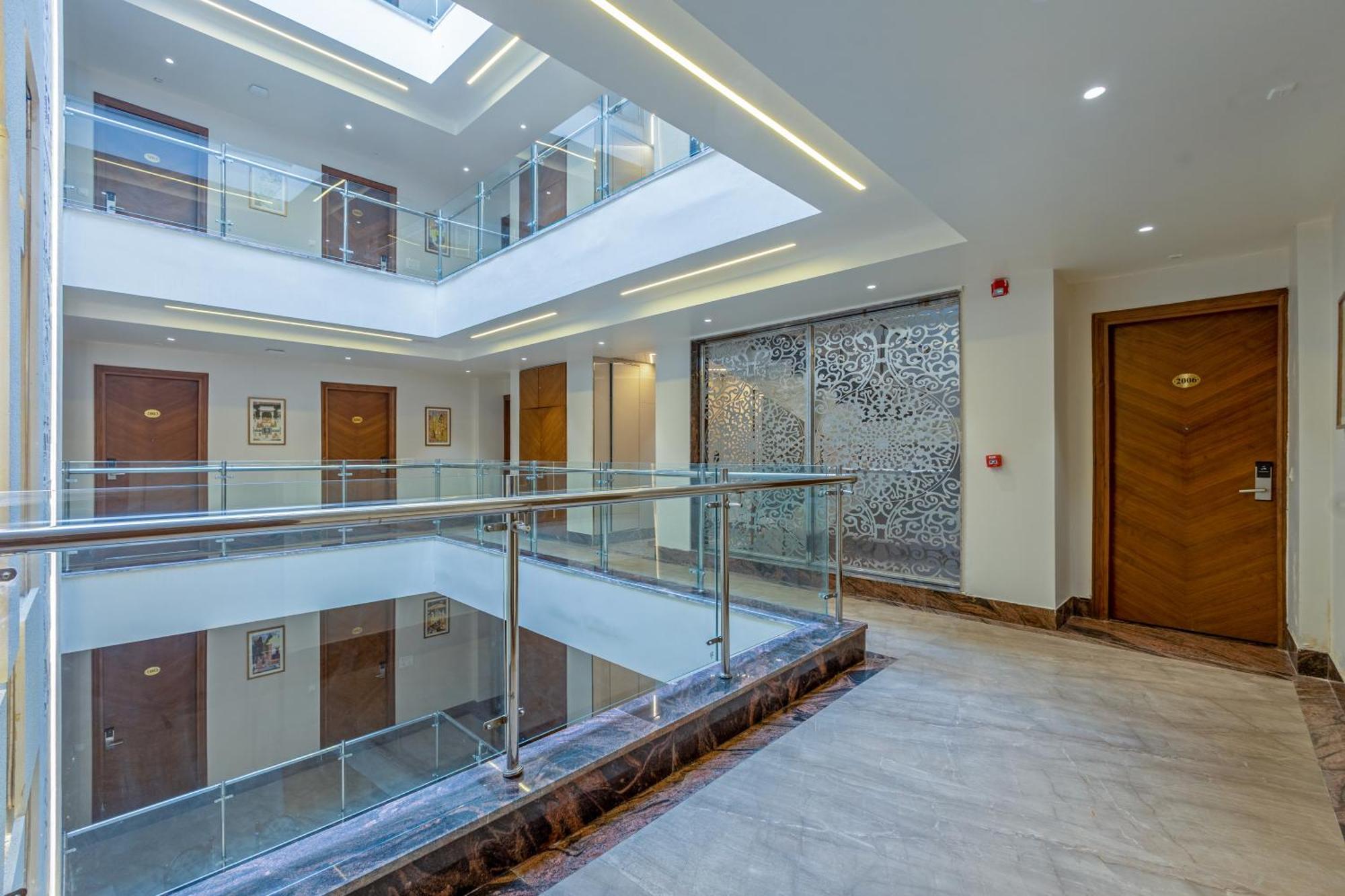 West Igi Airport Delhi Hotel 4*