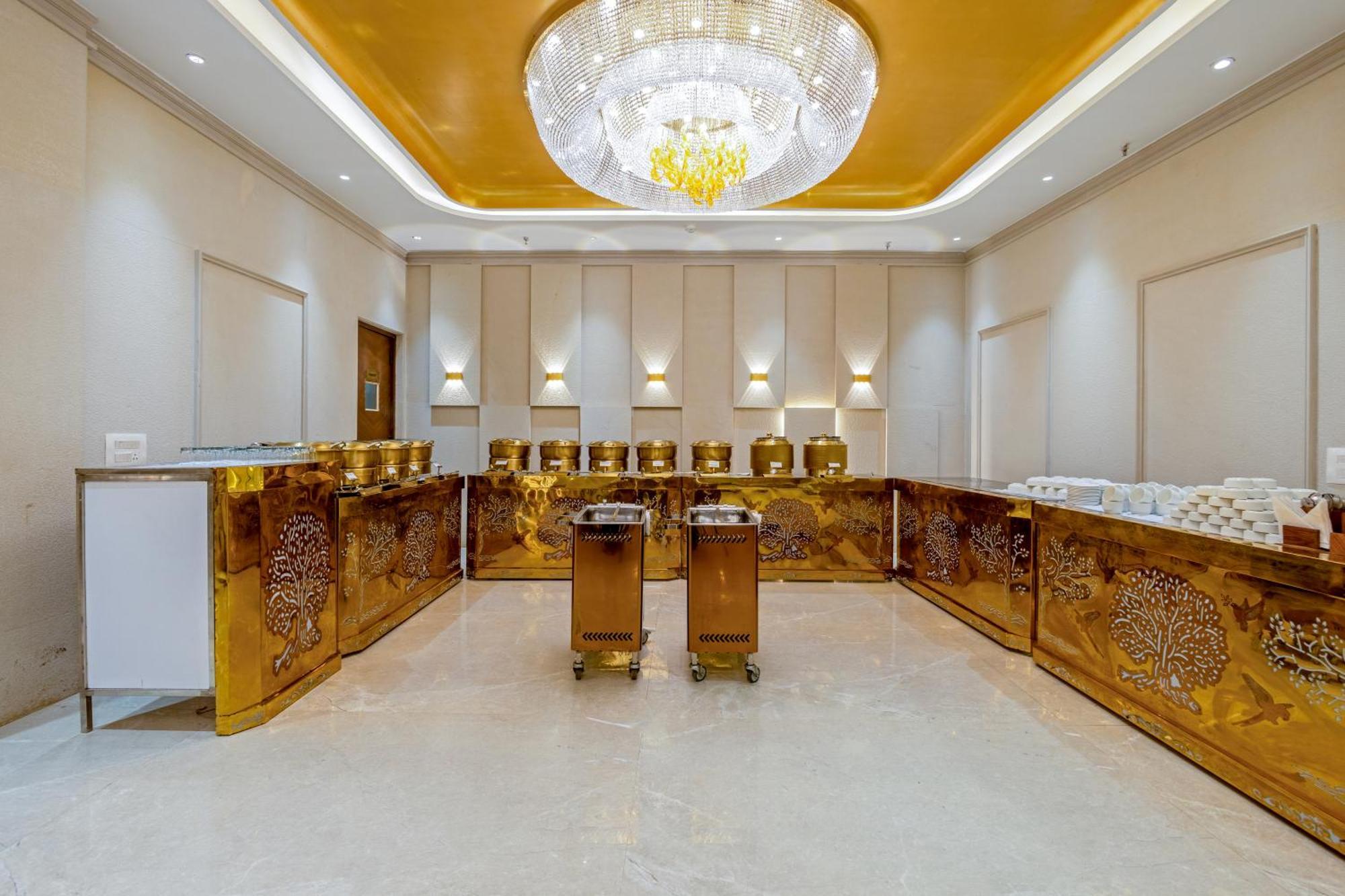 West Igi Airport Delhi 4*