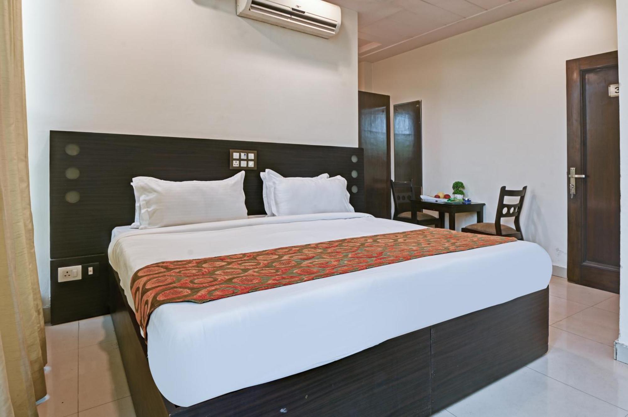 New Ammby - Lajpat Nagar * New Delhi