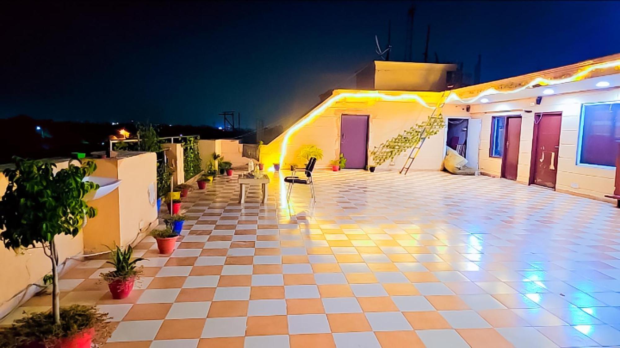 Happy Residency - Near Saket Metro Hotel 3*