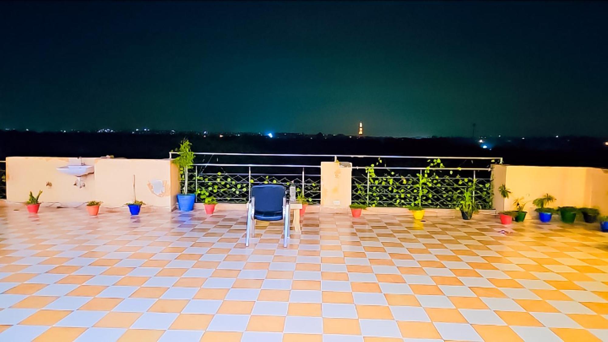 Happy Residency - Near Saket Metro New Delhi
