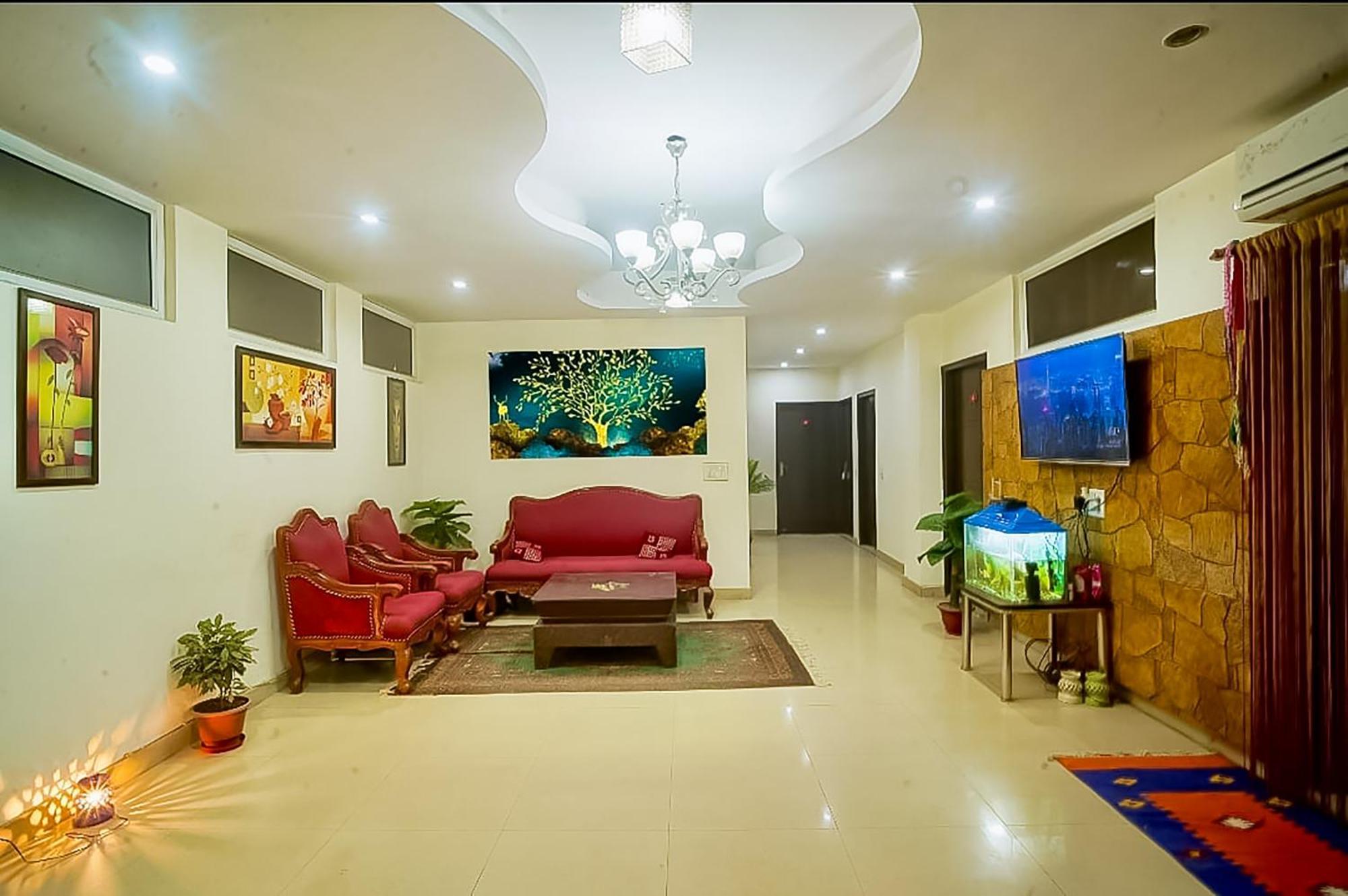Happy Residency - Near Saket Metro New Delhi