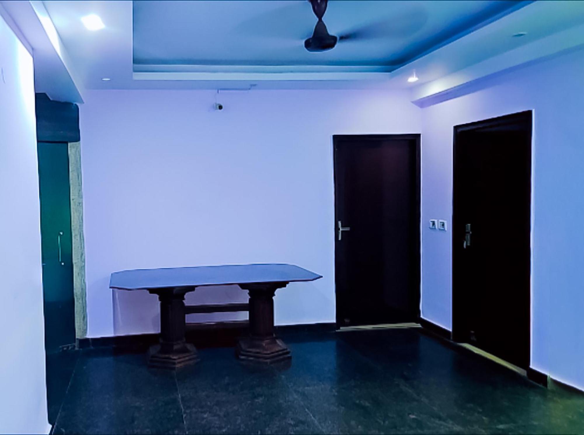 Happy Residency - Near Saket Metro Hotel New Delhi
