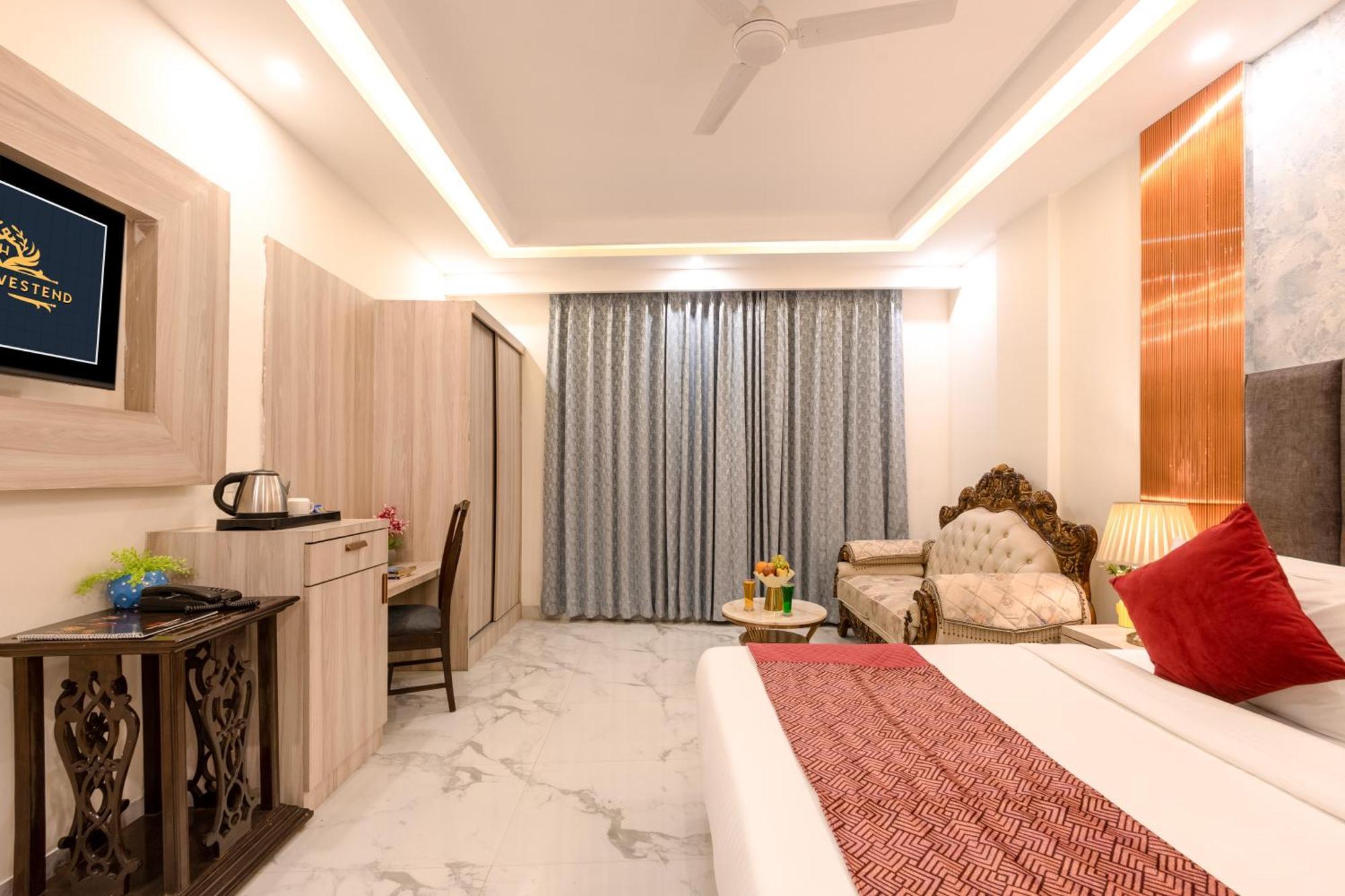 Hotel Hotel Lemon Wood By East End Delhi Airport 4*