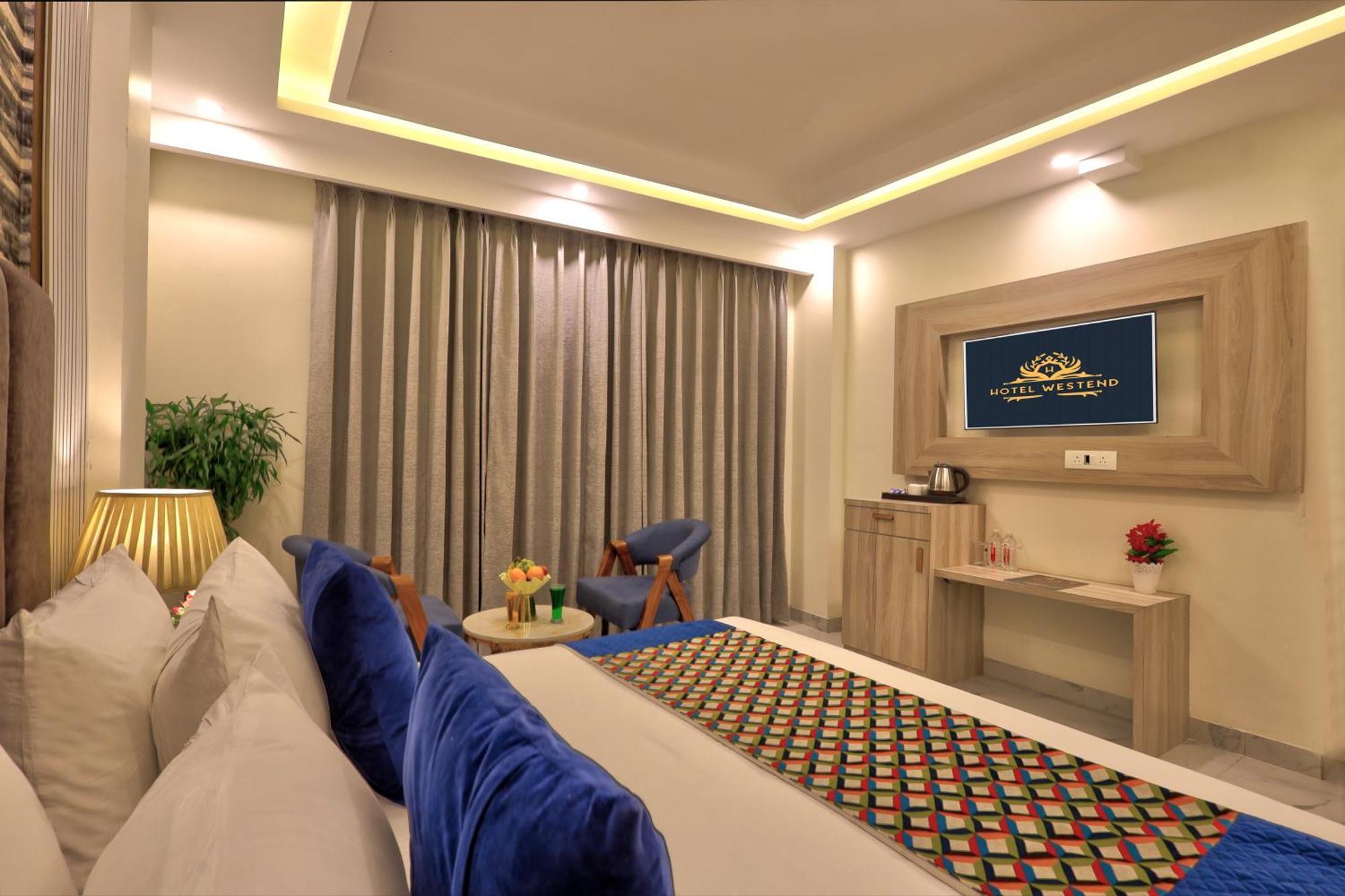 Hotel Lemon Wood By East End Delhi Airport 4* New Delhi