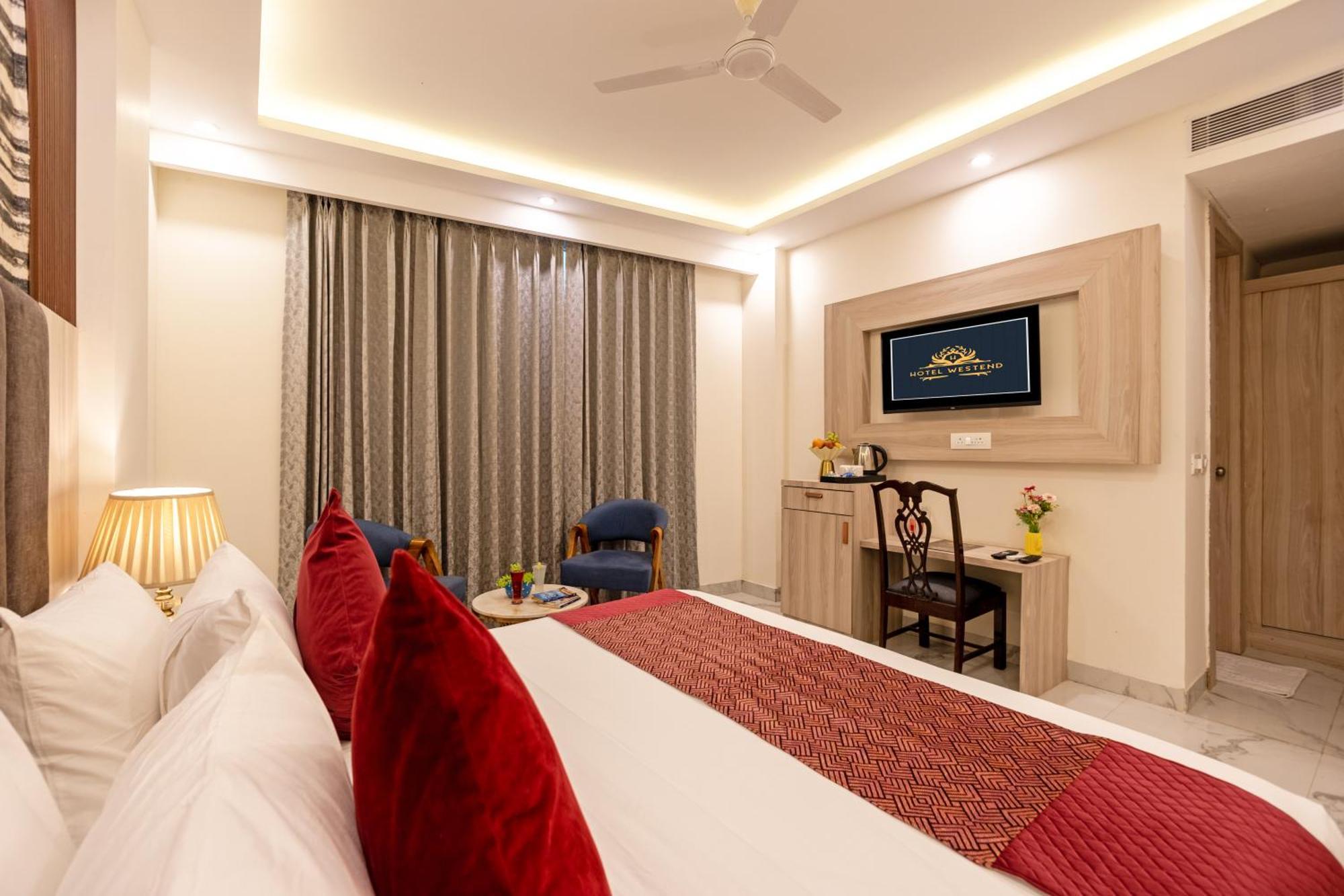 Hotel Lemon Wood By East End Delhi Airport Hotel New Delhi