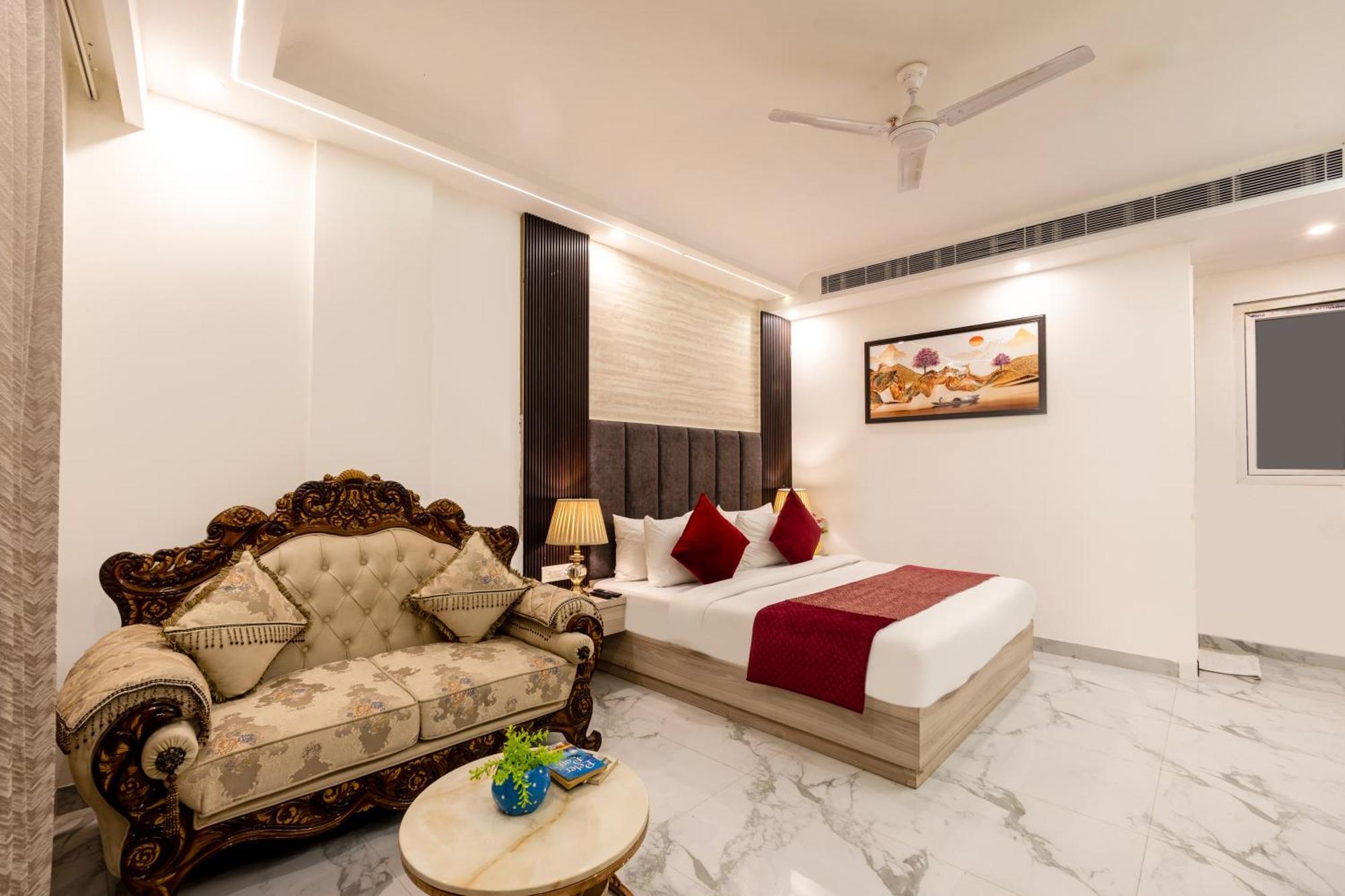 Hotel Lemon Wood By East End Delhi Airport