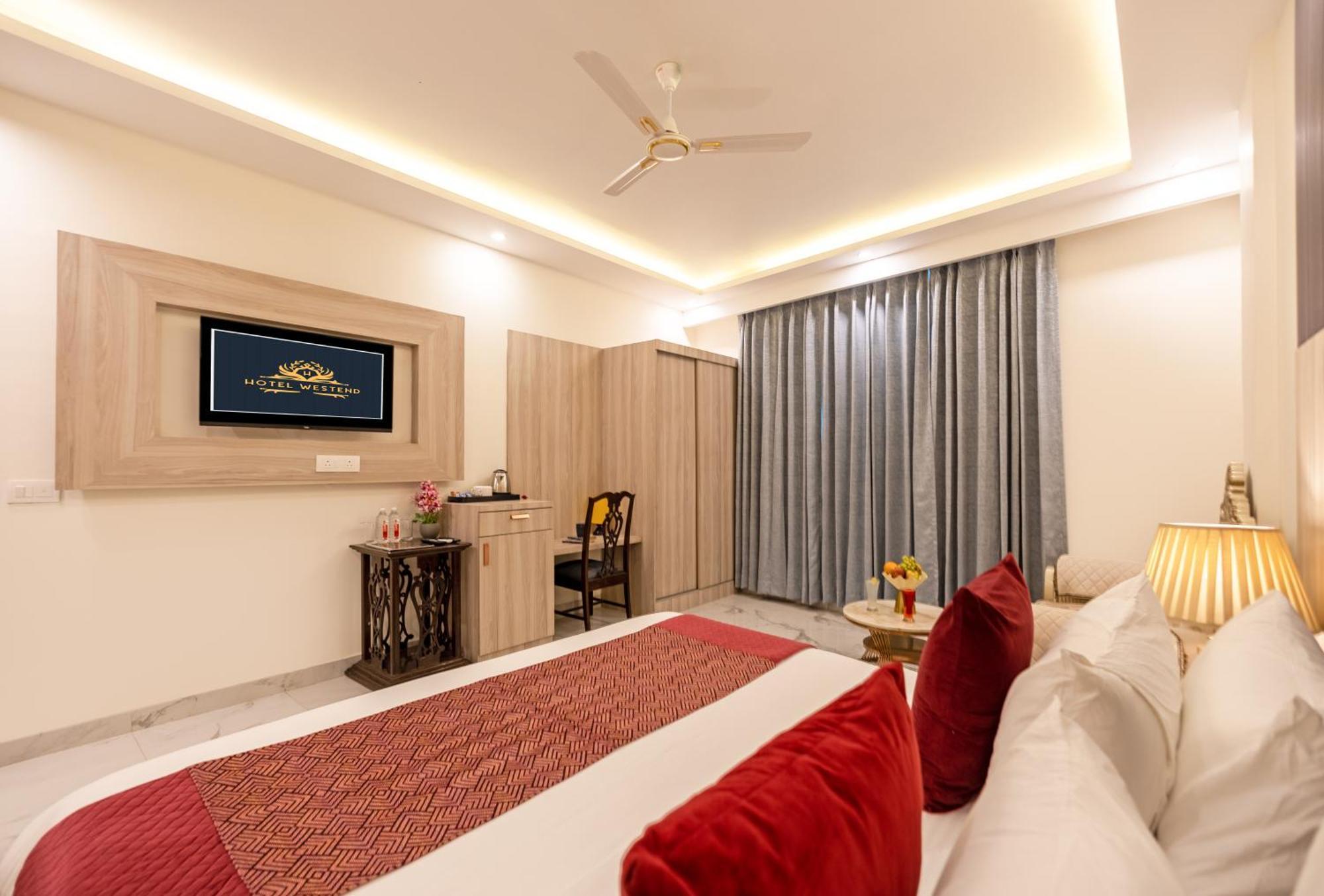 Hotel Hotel Lemon Wood By East End Delhi Airport