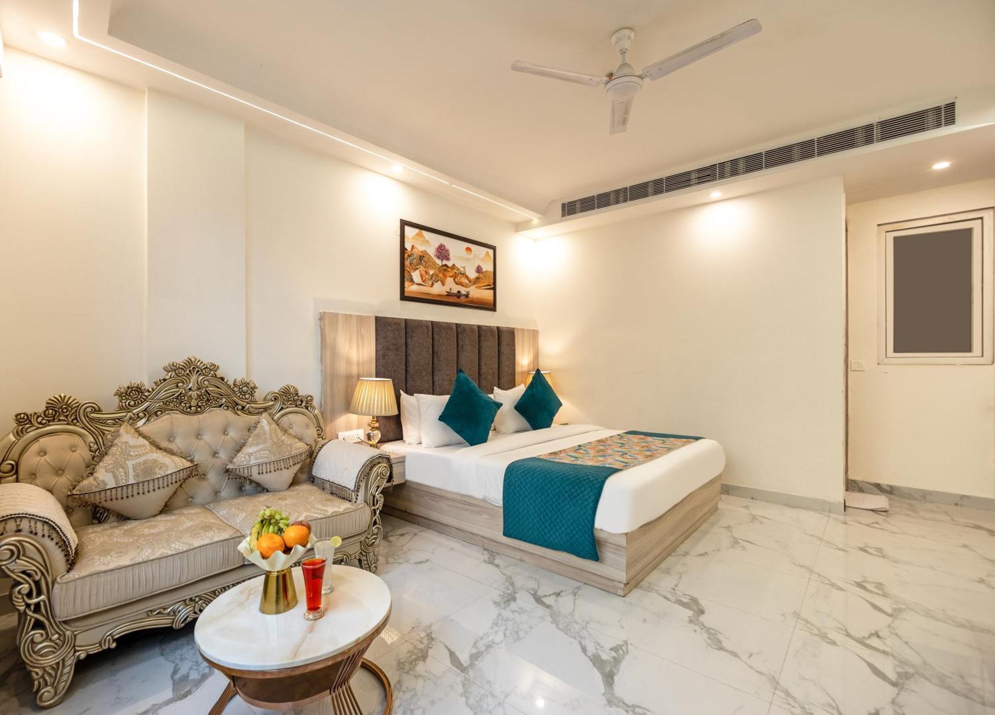Hotel Hotel Lemon Wood By East End Delhi Airport 4*