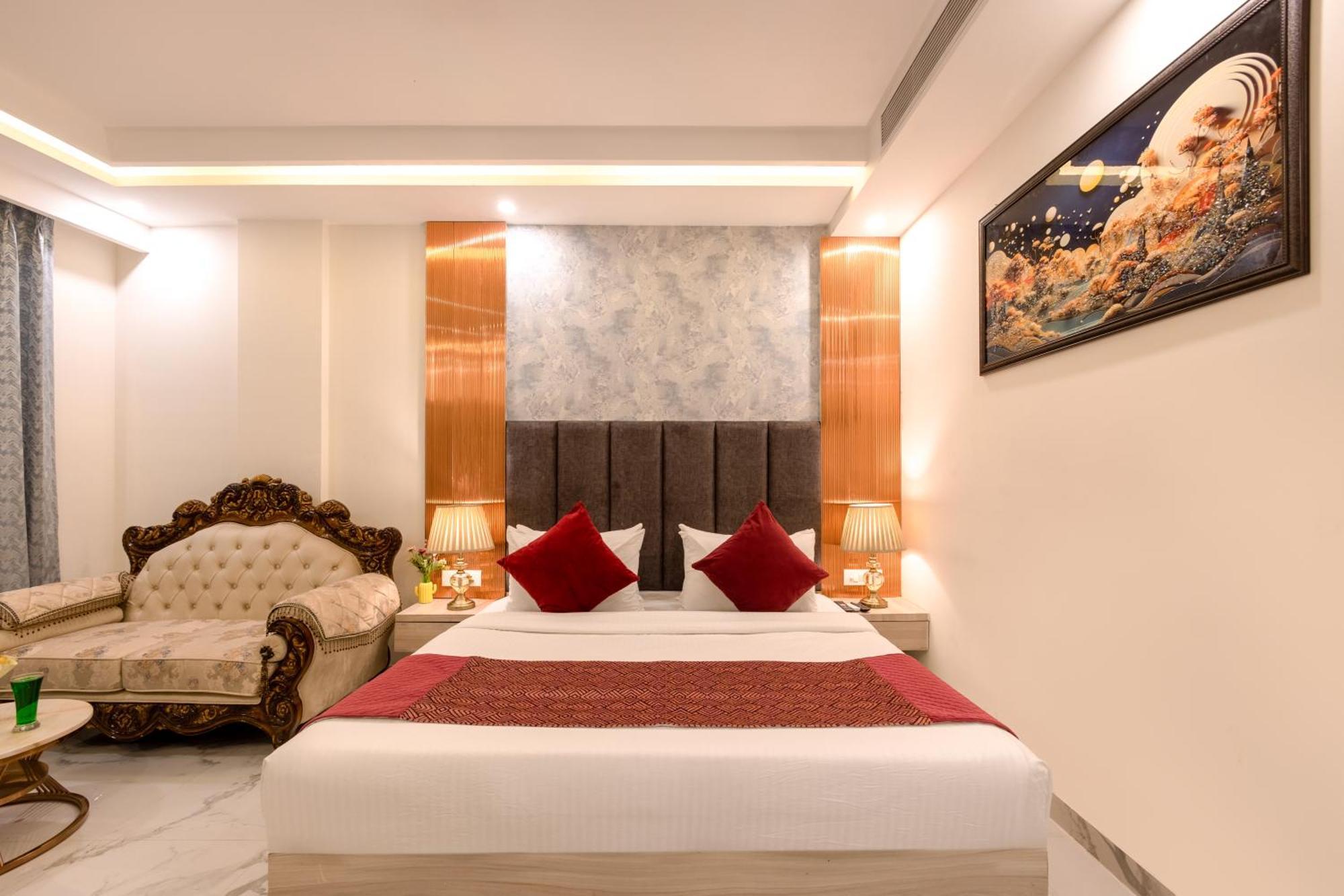 Hotel Lemon Wood By East End Delhi Airport
