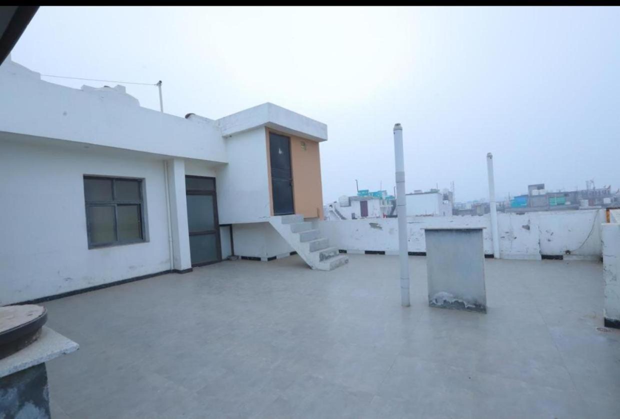 Hotel Shyam International - Near Terminal 3 Delhi Airport With - Free Airport Pickup And Drop Hotel 3*