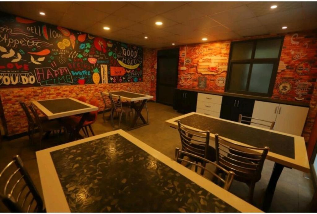 Hotel Shyam International - Near Terminal 3 Delhi Airport With - Free Airport Pickup And Drop