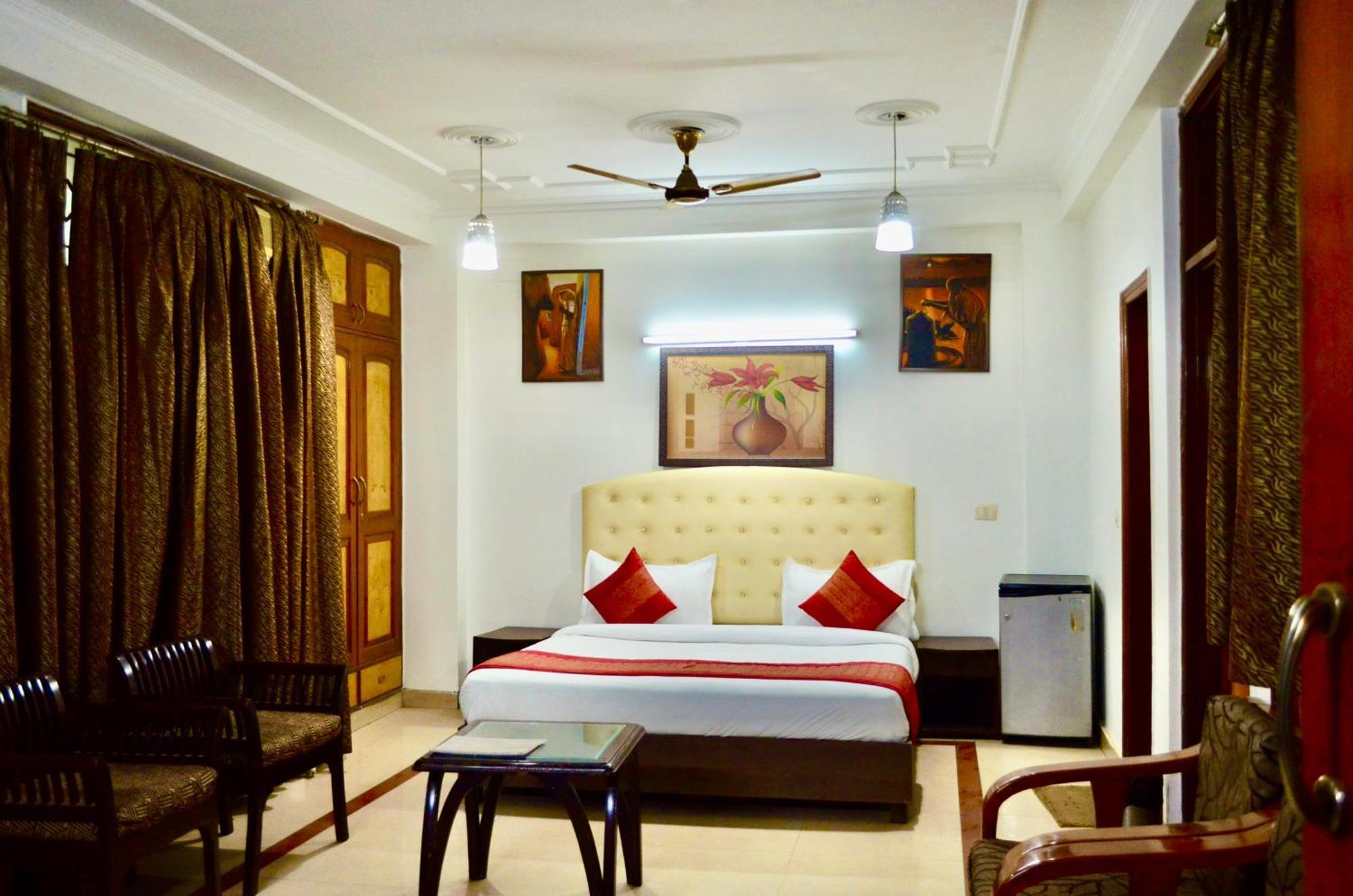 Guest house Vm Residency