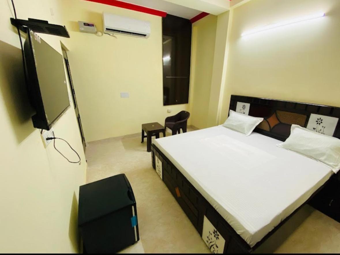 Golden Bridge 3* New Delhi