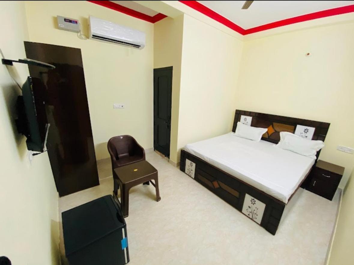 Golden Bridge Hotel New Delhi