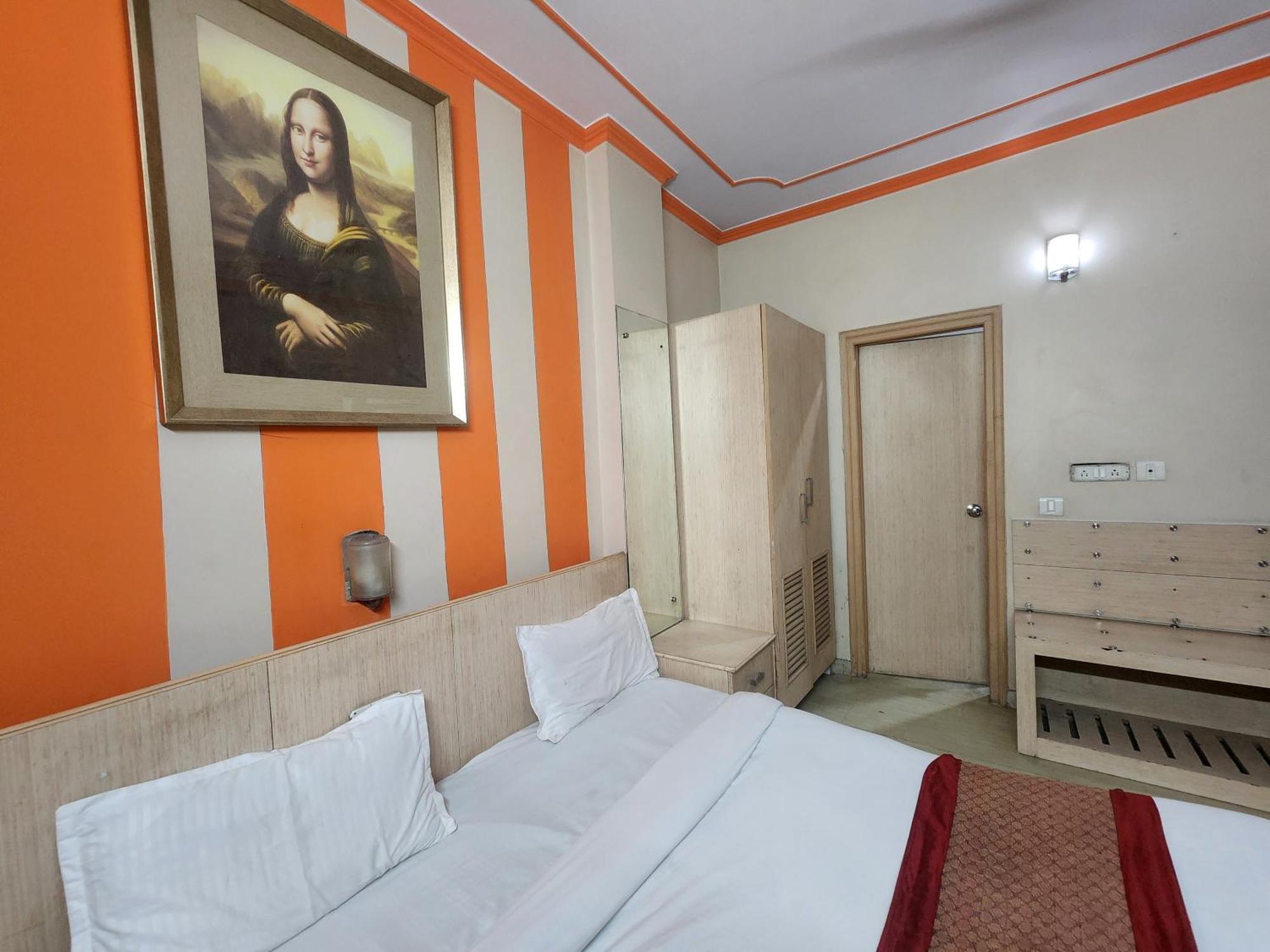 Mid Town Hotel 3*