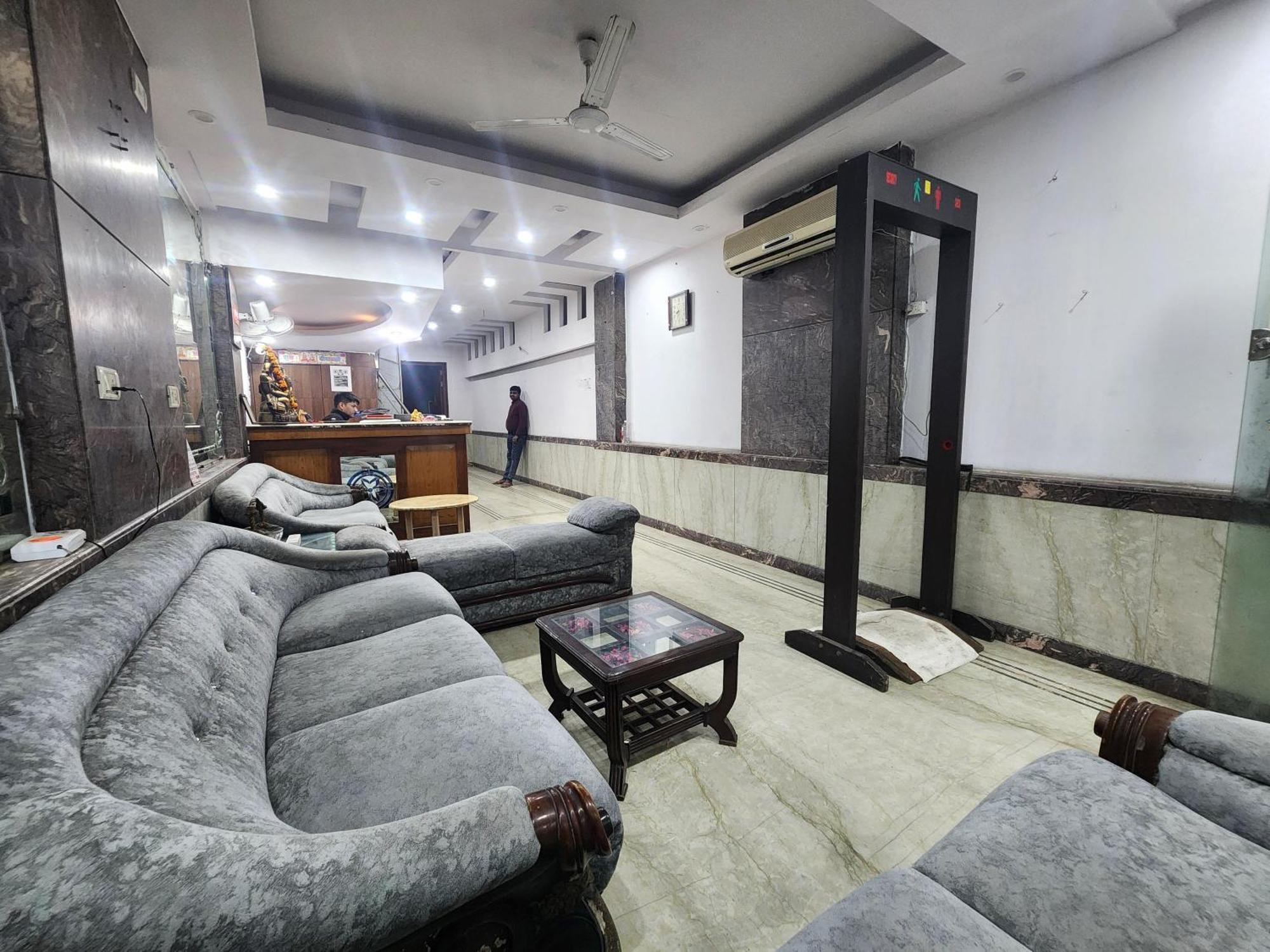 Hotel Mid Town 3*