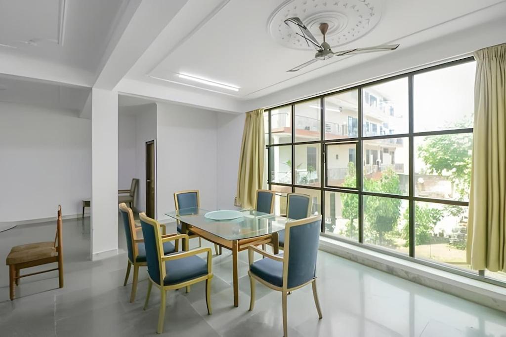 Taj Homes * New Delhi
