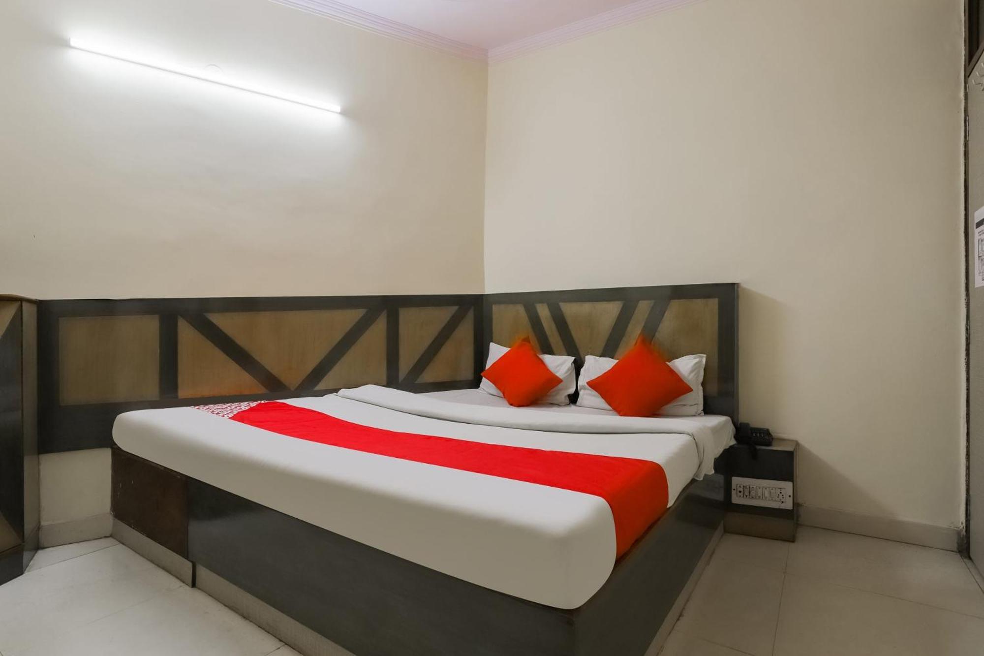 Hotel O Jagriti Dx 3*