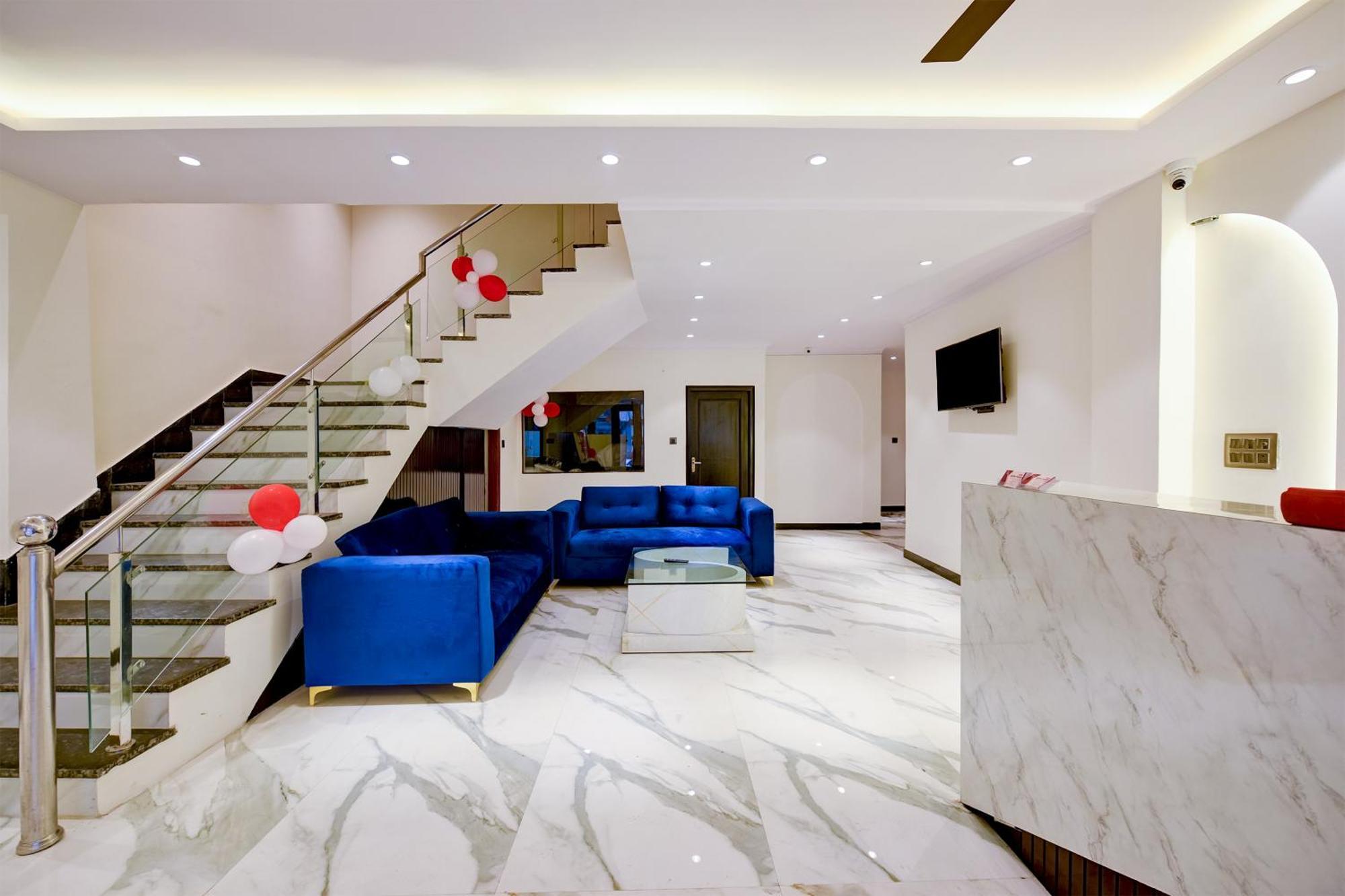 Surya Plaza Near Railway Station And Connaught Place 4* New Delhi