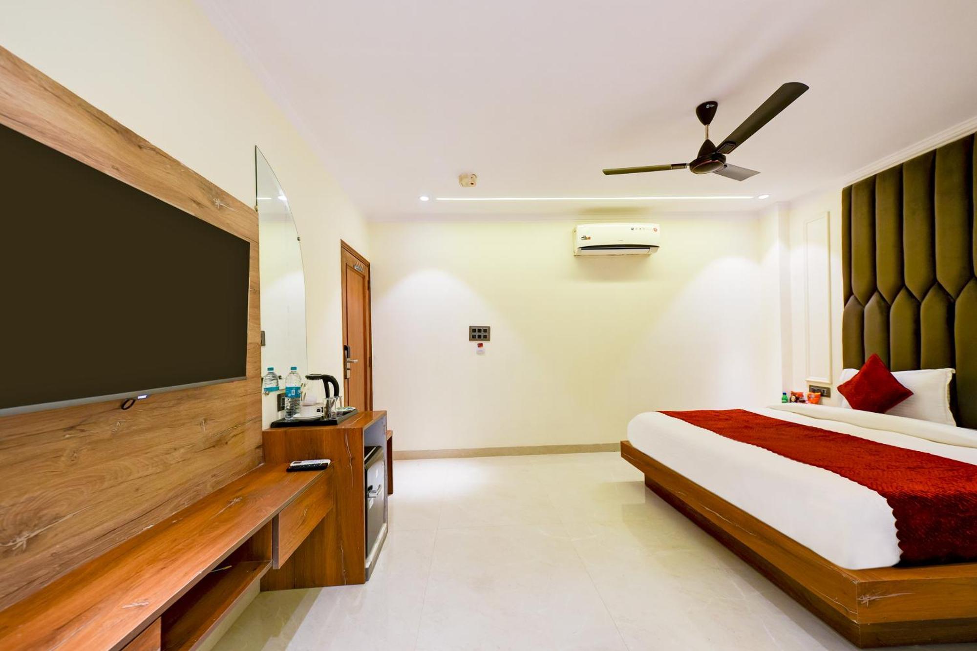 Hotel Surya Plaza Near Railway Station And Connaught Place New Delhi