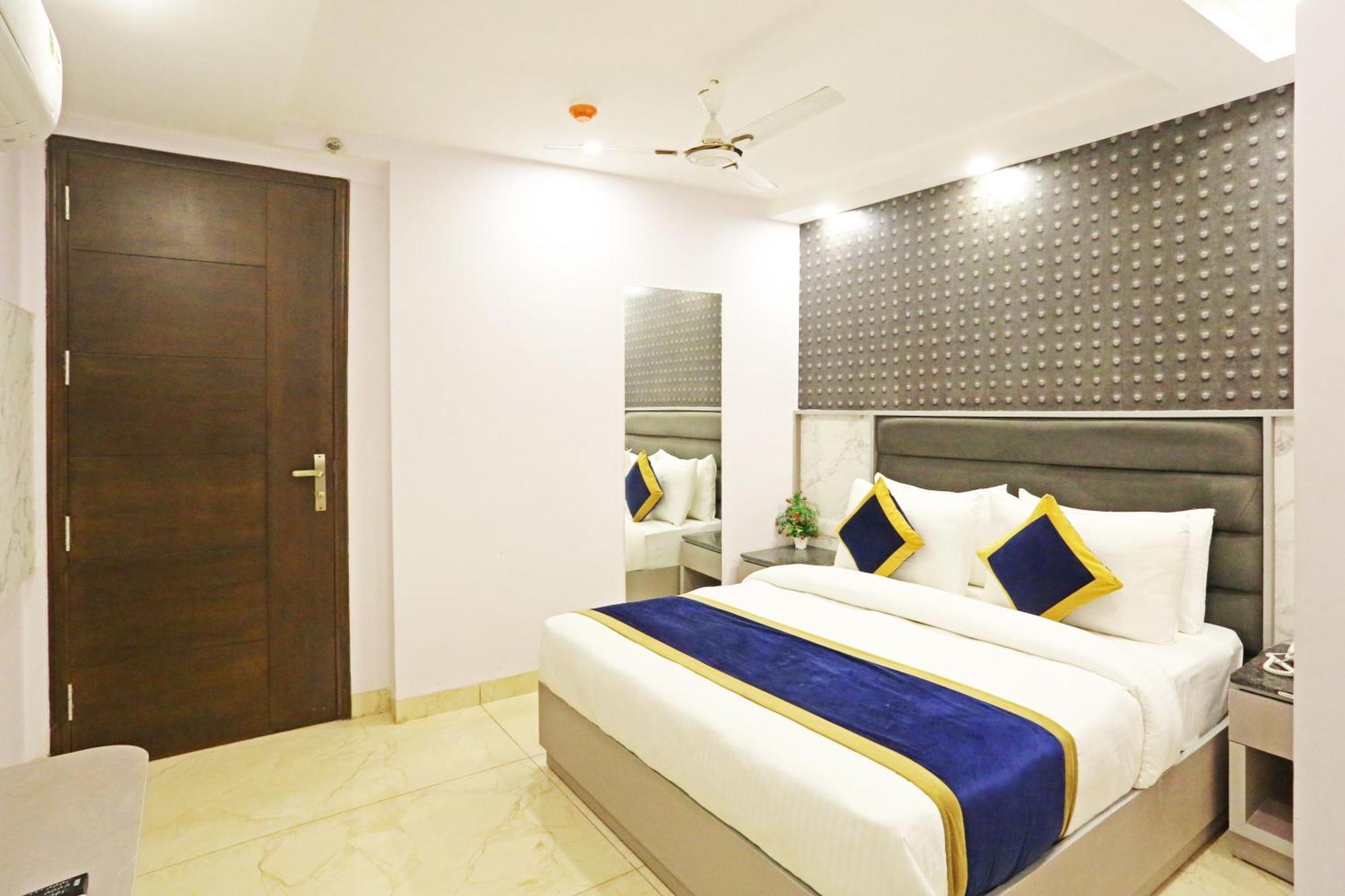 Hotel Mayfair Just A Minute Away From Railway Station And Connaught Place