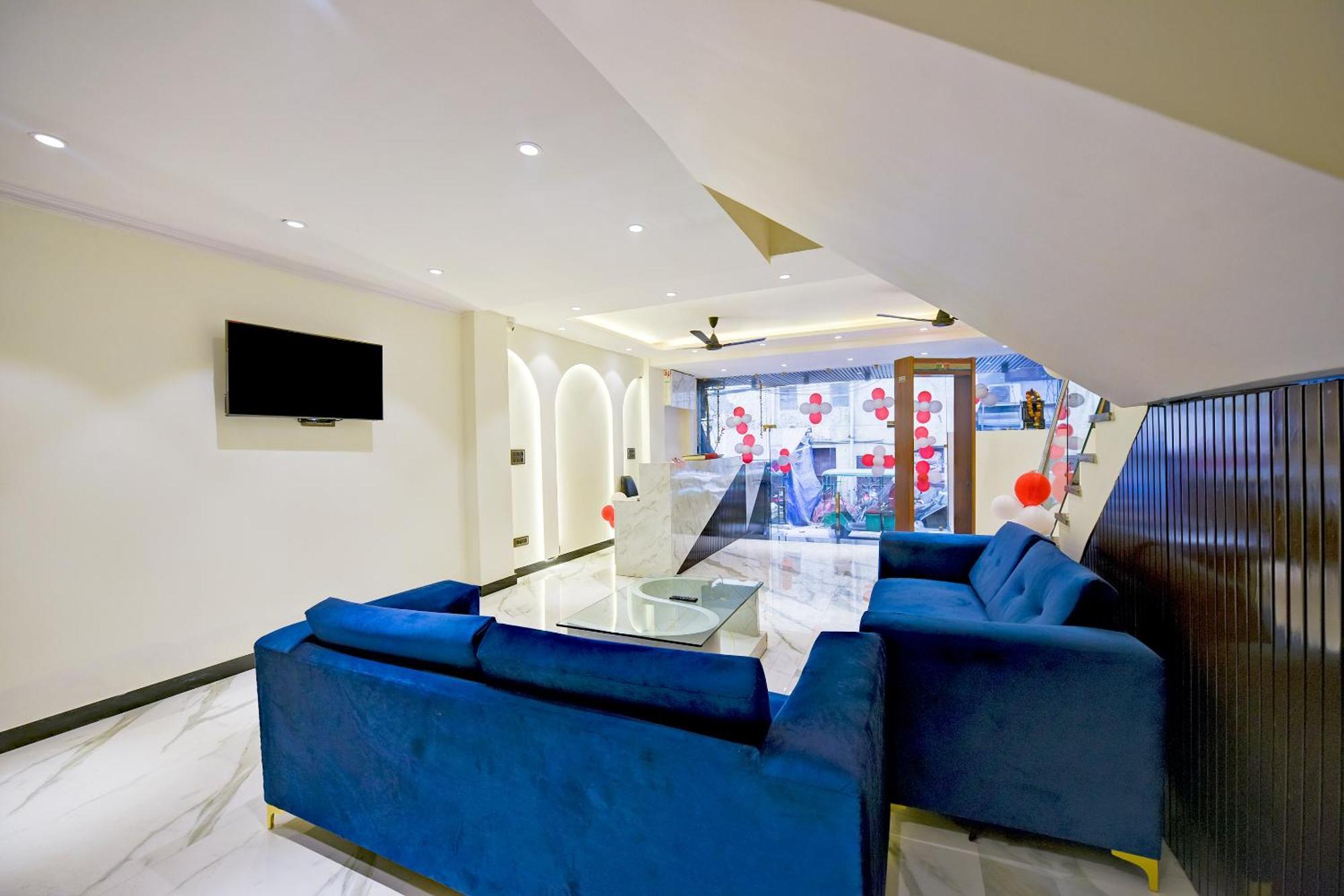 Hotel Surya Plaza Near Railway Station And Connaught Place 4*