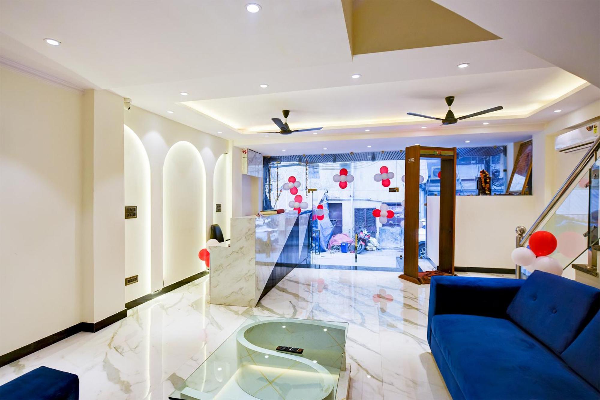 Surya Plaza Near Railway Station And Connaught Place Hotel 4*