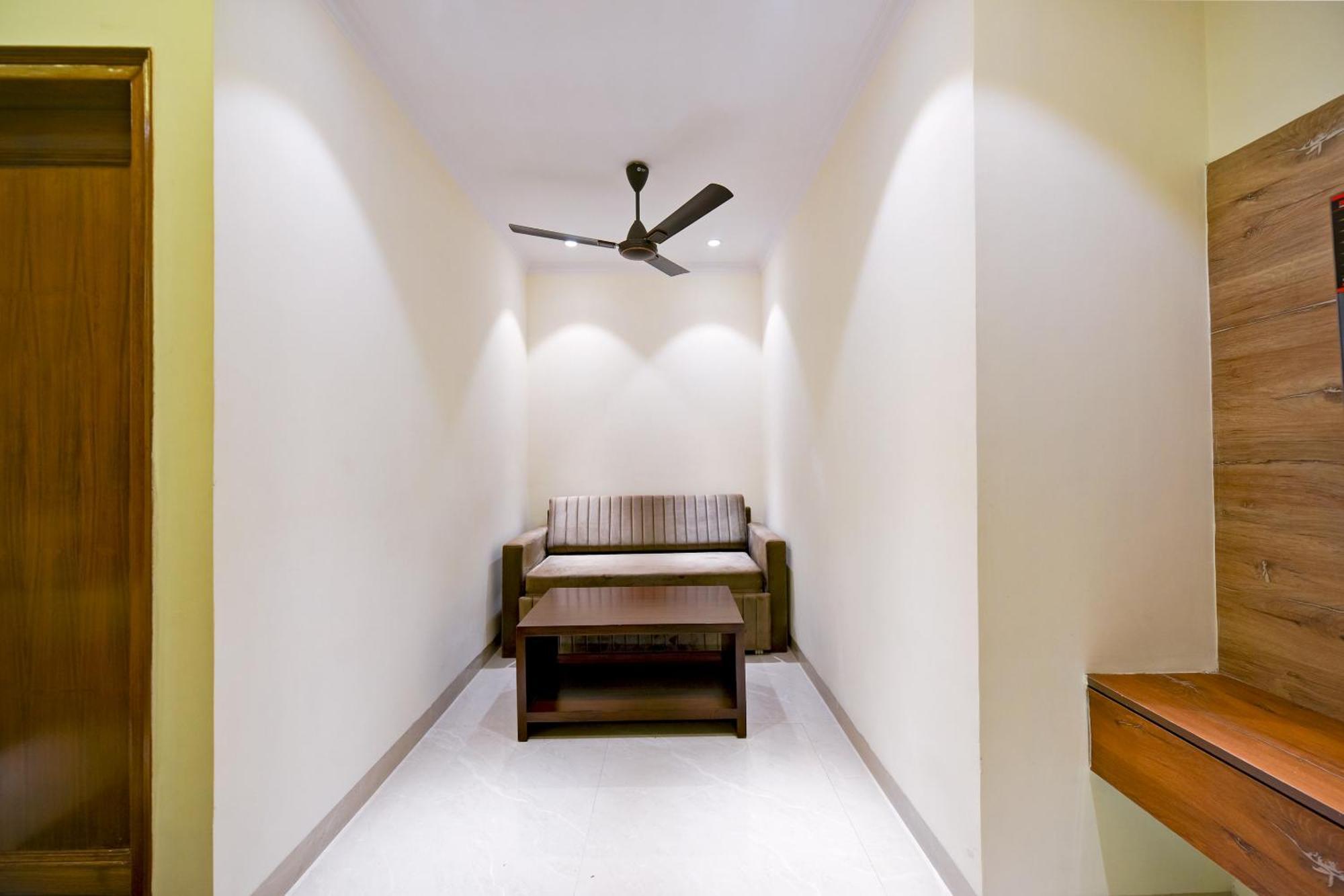 Hotel Surya Plaza Near Railway Station And Connaught Place New Delhi