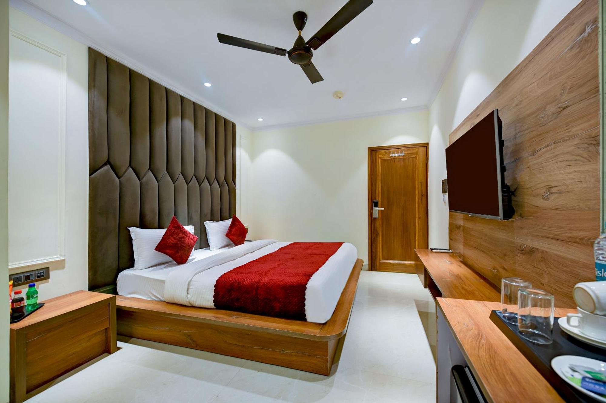 Surya Plaza Near Railway Station And Connaught Place 4* New Delhi