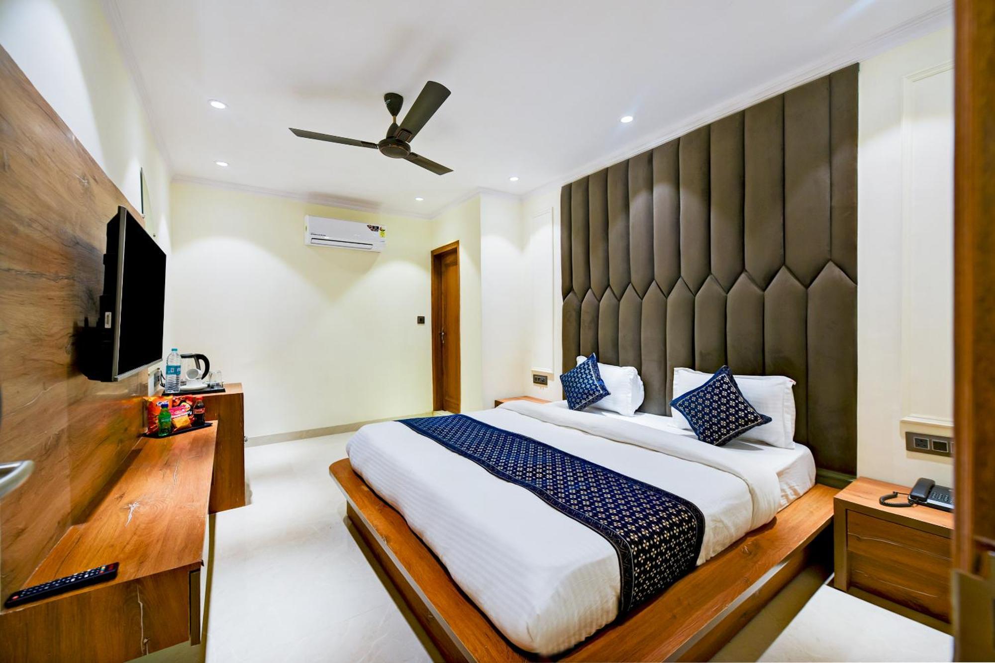 Hotel Surya Plaza Near Railway Station And Connaught Place New Delhi