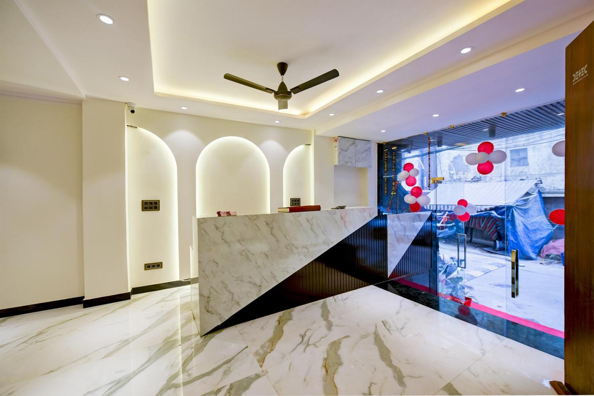 Surya Plaza Near Railway Station And Connaught Place 4* New Delhi